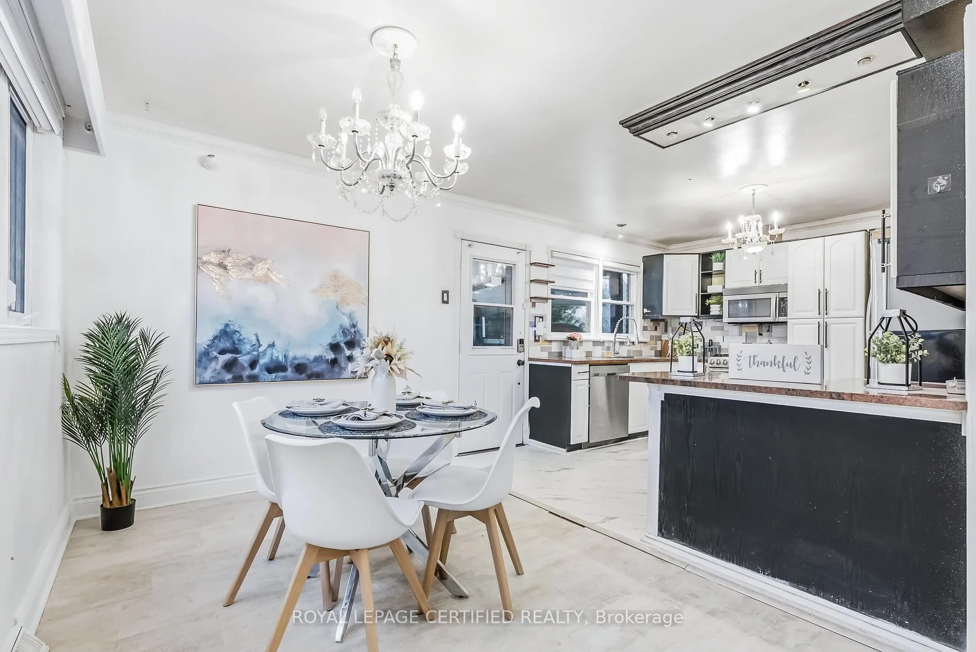 Photo 17 of 5921 Scott Street, Niagara Falls, Cherrywood — HOMEH
