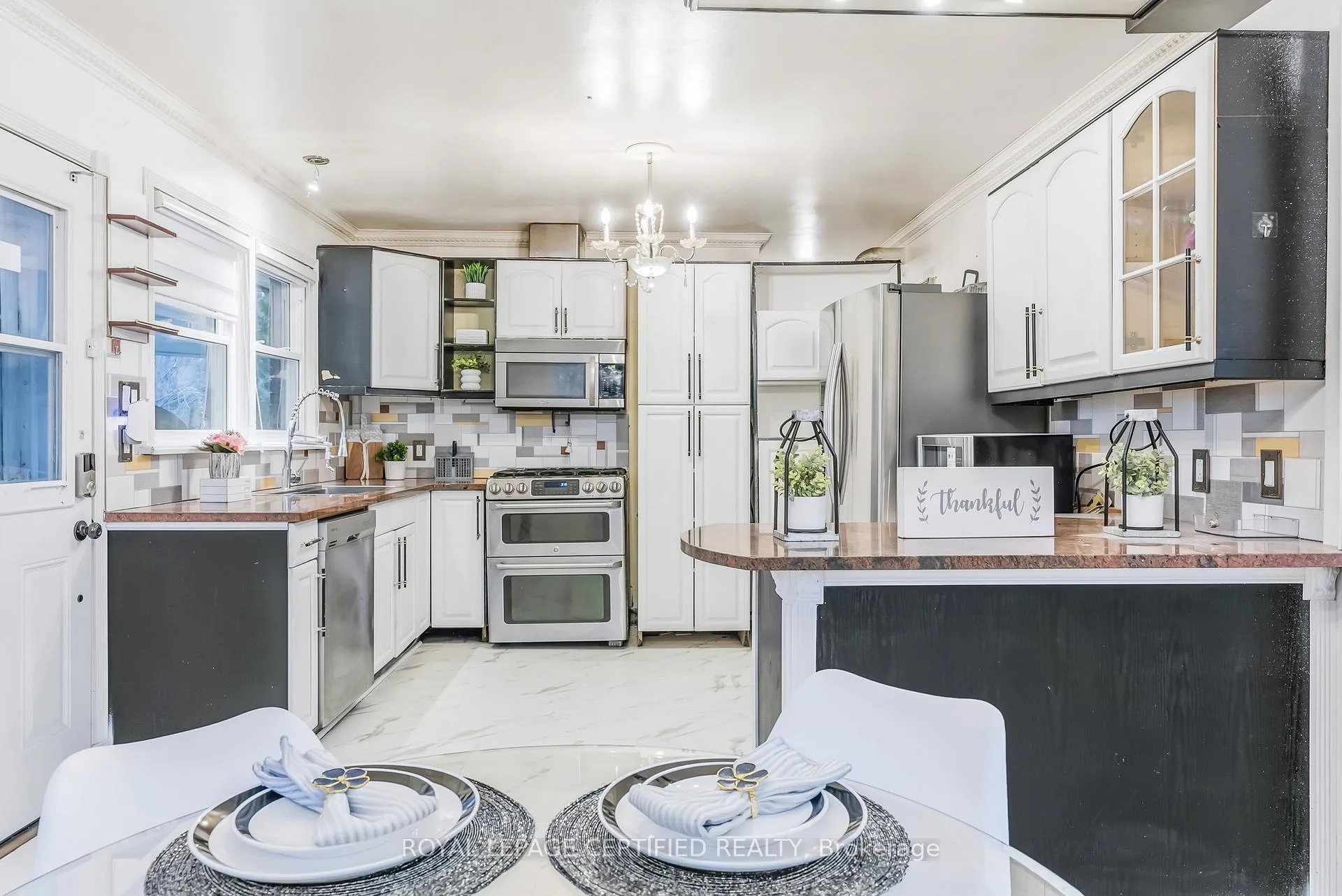 Photo 20 of 5921 Scott Street, Niagara Falls, Cherrywood — HOMEH