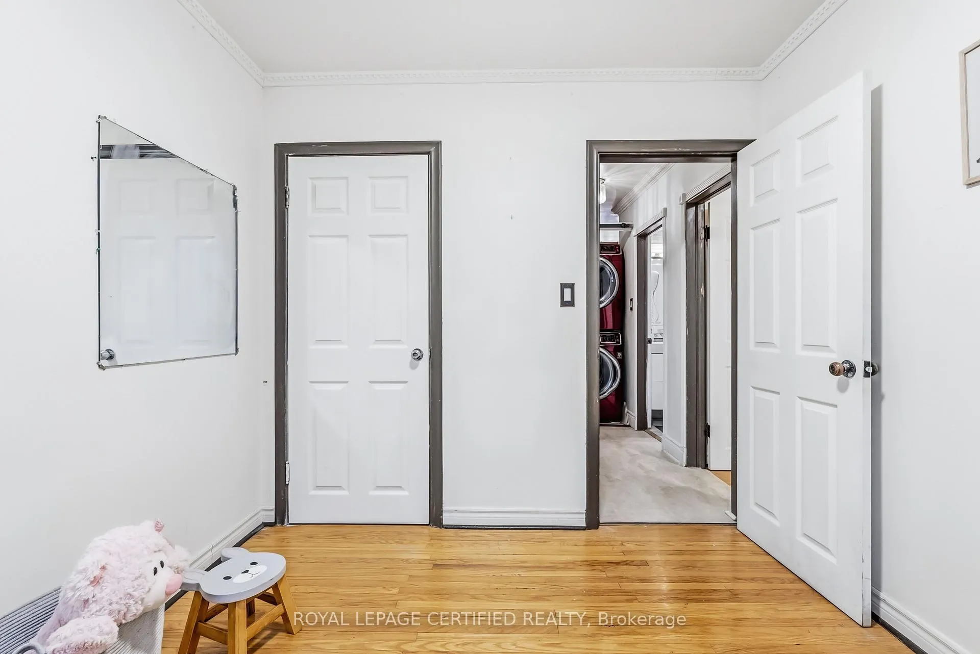 Photo 32 of 5921 Scott Street, Niagara Falls, Cherrywood — HOMEH