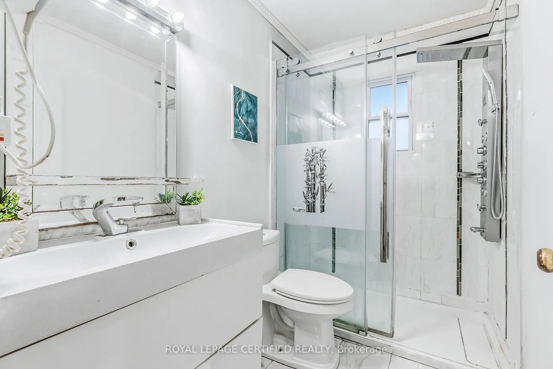 Photo 33 of 5921 Scott Street, Niagara Falls, Cherrywood — HOMEH