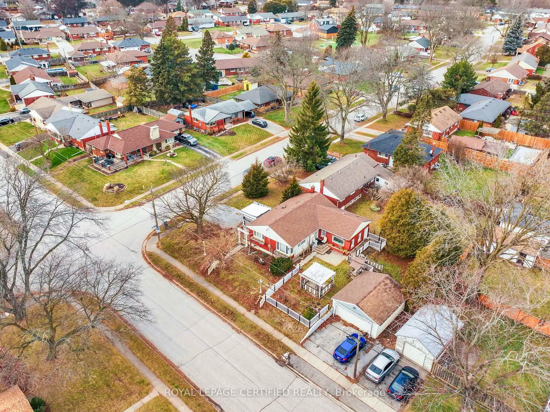 Photo 39 of 5921 Scott Street, Niagara Falls, Cherrywood — HOMEH