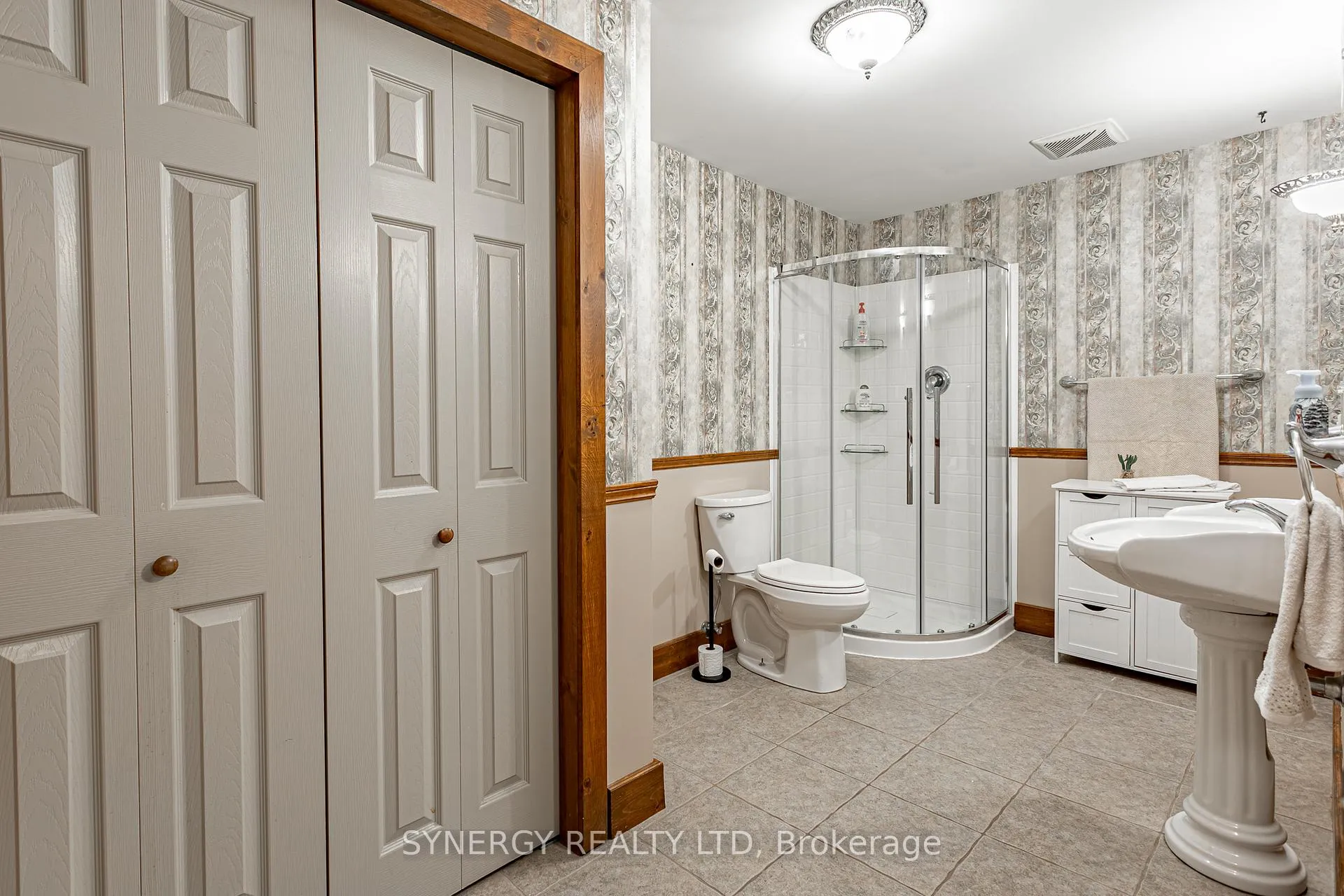 Photo 23 of 29 Juniper Crescent, Strathroy-Caradoc, SE — HOMEH