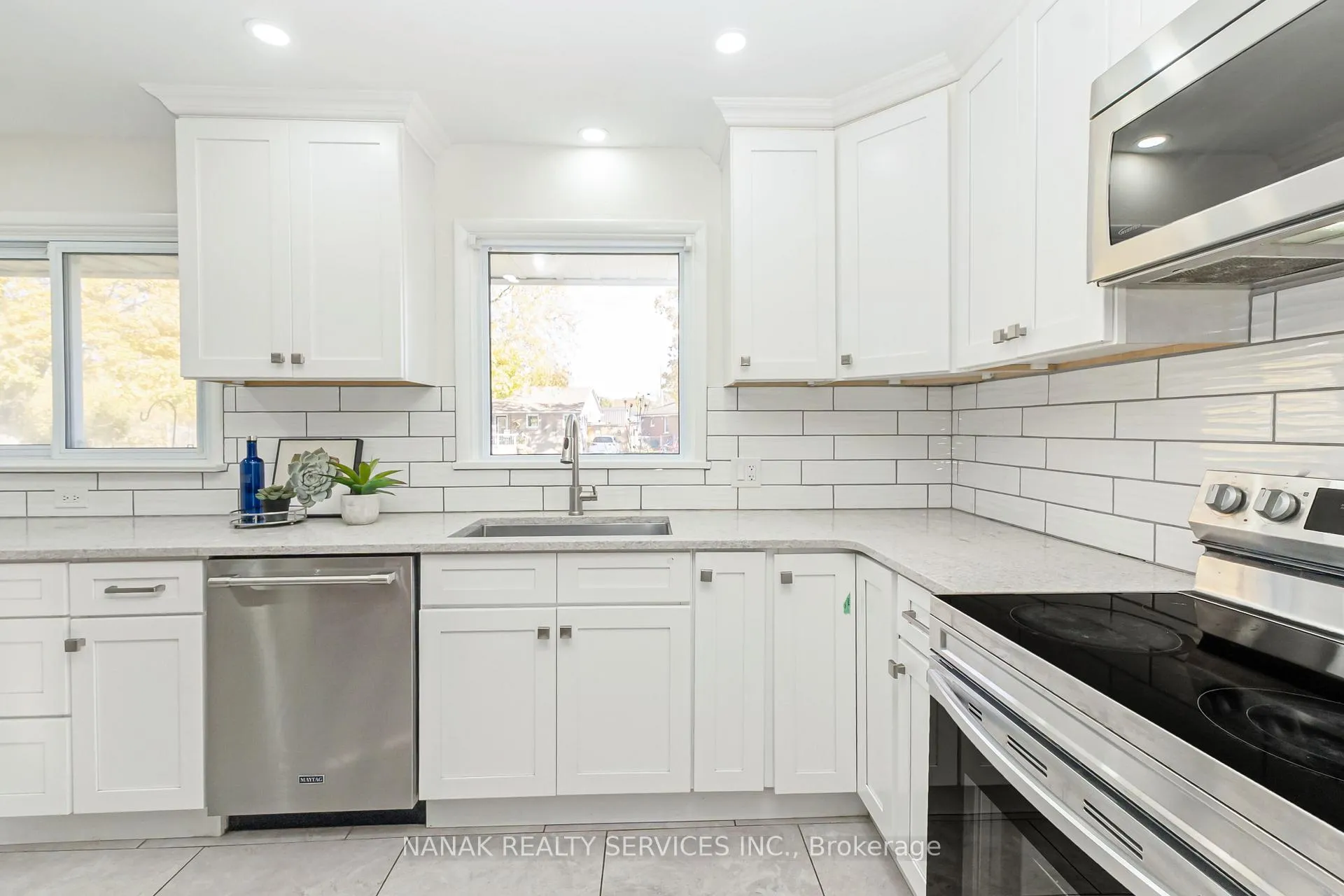 Photo 4 of 47 Jasper Crescent, London, East O — HOMEH