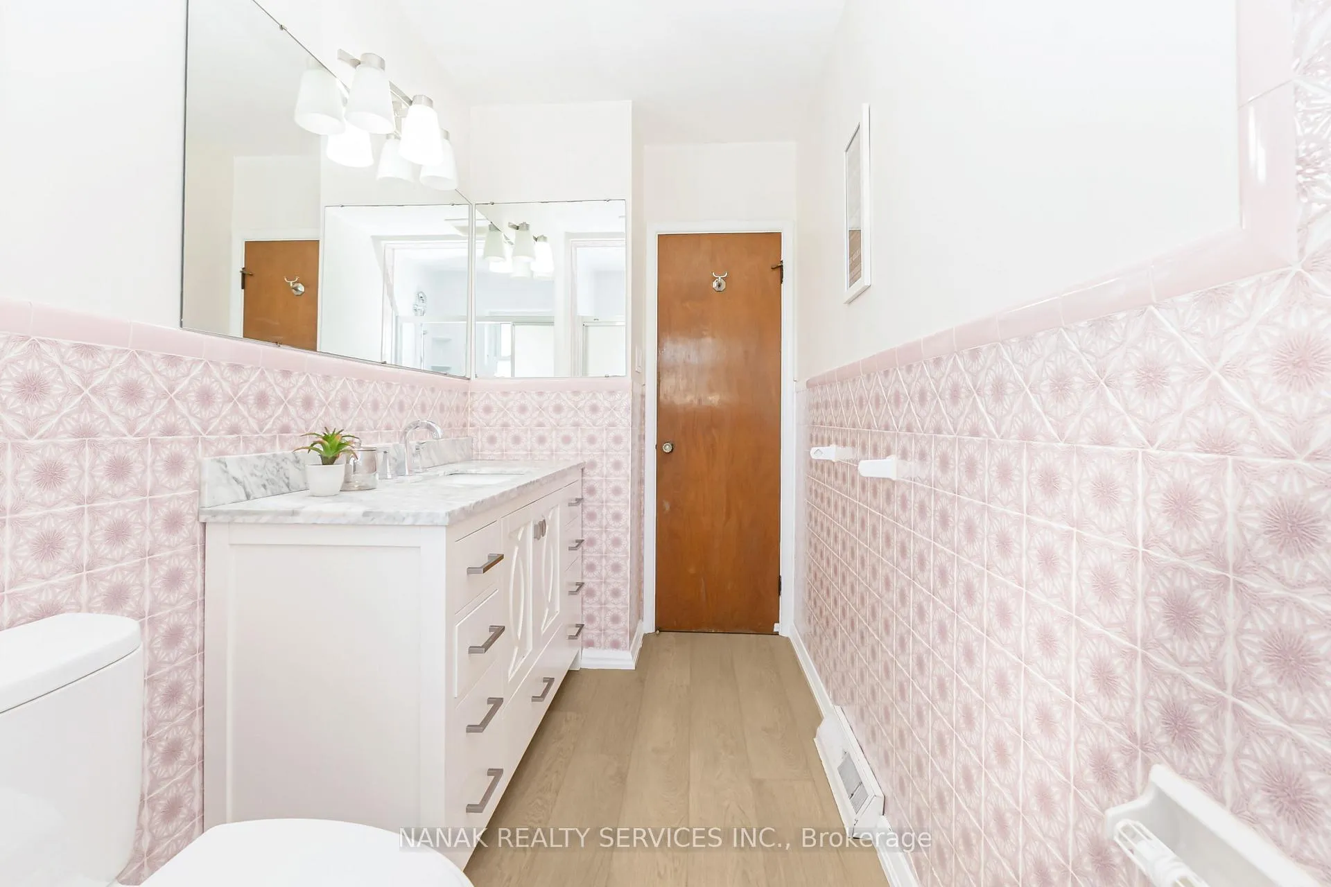 Photo 14 of 47 Jasper Crescent, London, East O — HOMEH