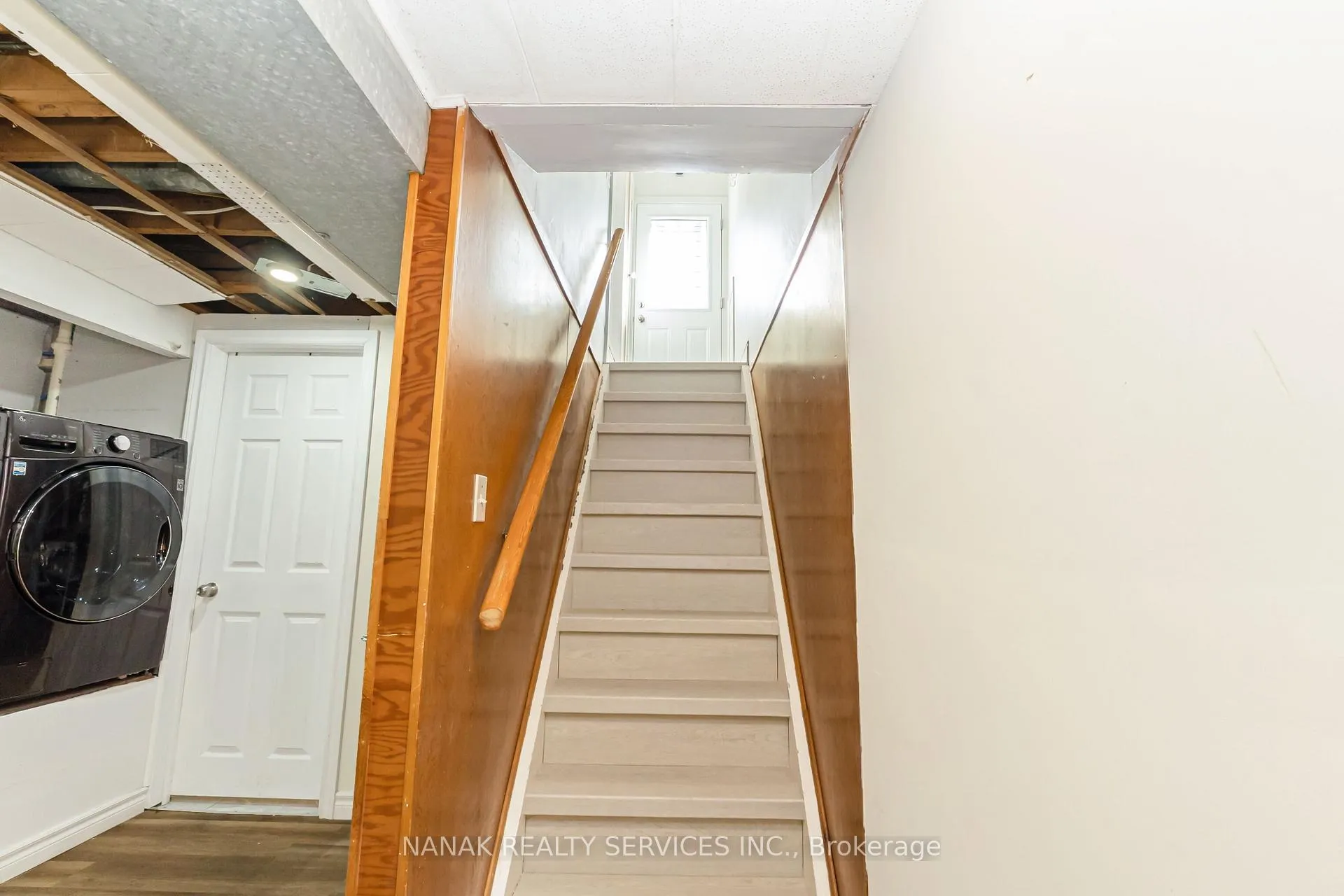 Photo 22 of 47 Jasper Crescent, London, East O — HOMEH