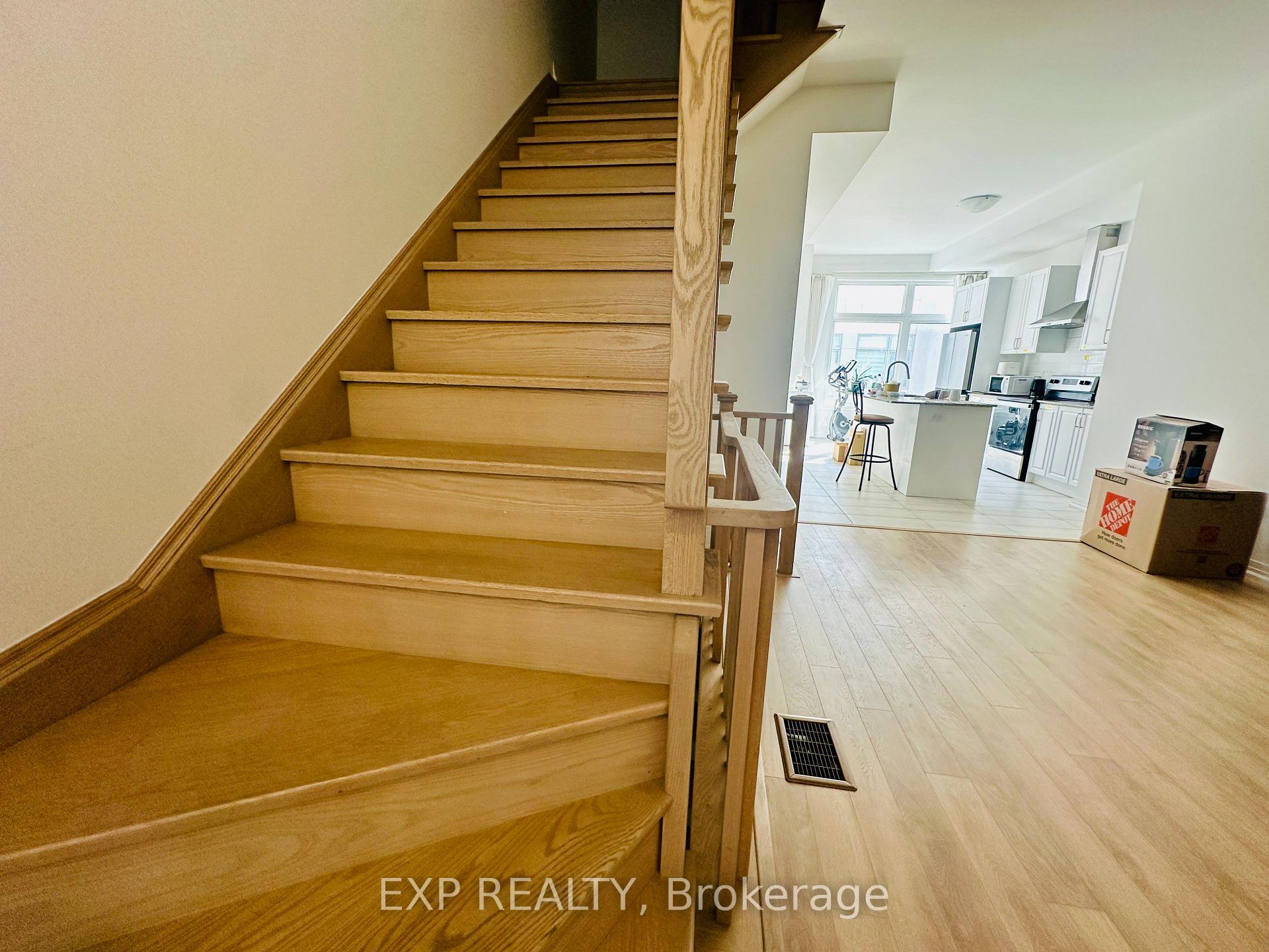 Photo 2 of 27 Albert Firman Lane, Markham, Cachet — HOMEH