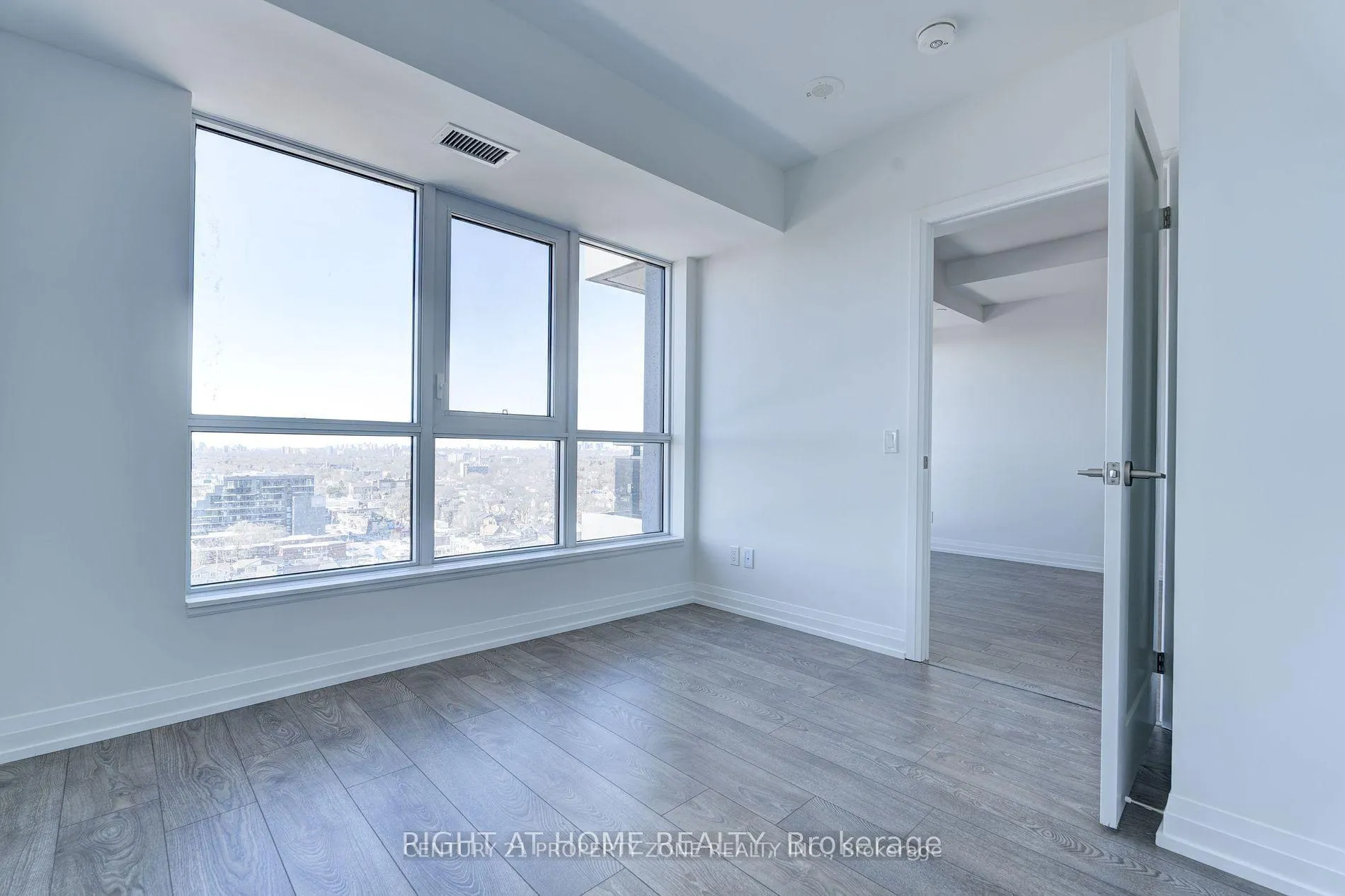 Photo 8 of Unit 2009, 286 Main Street, Toronto, East End-Danforth — HOMEH