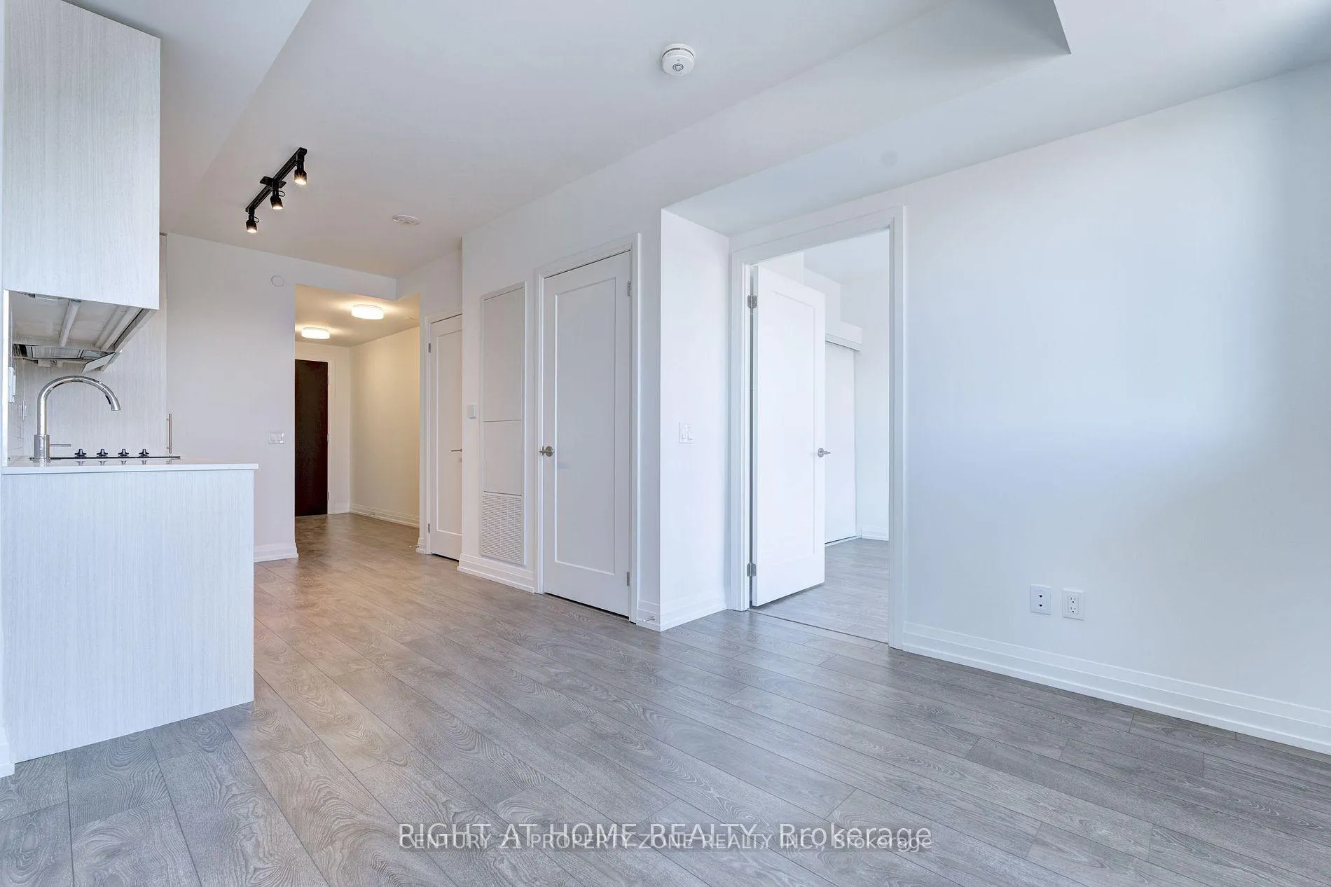 Photo 14 of Unit 2009, 286 Main Street, Toronto, East End-Danforth — HOMEH