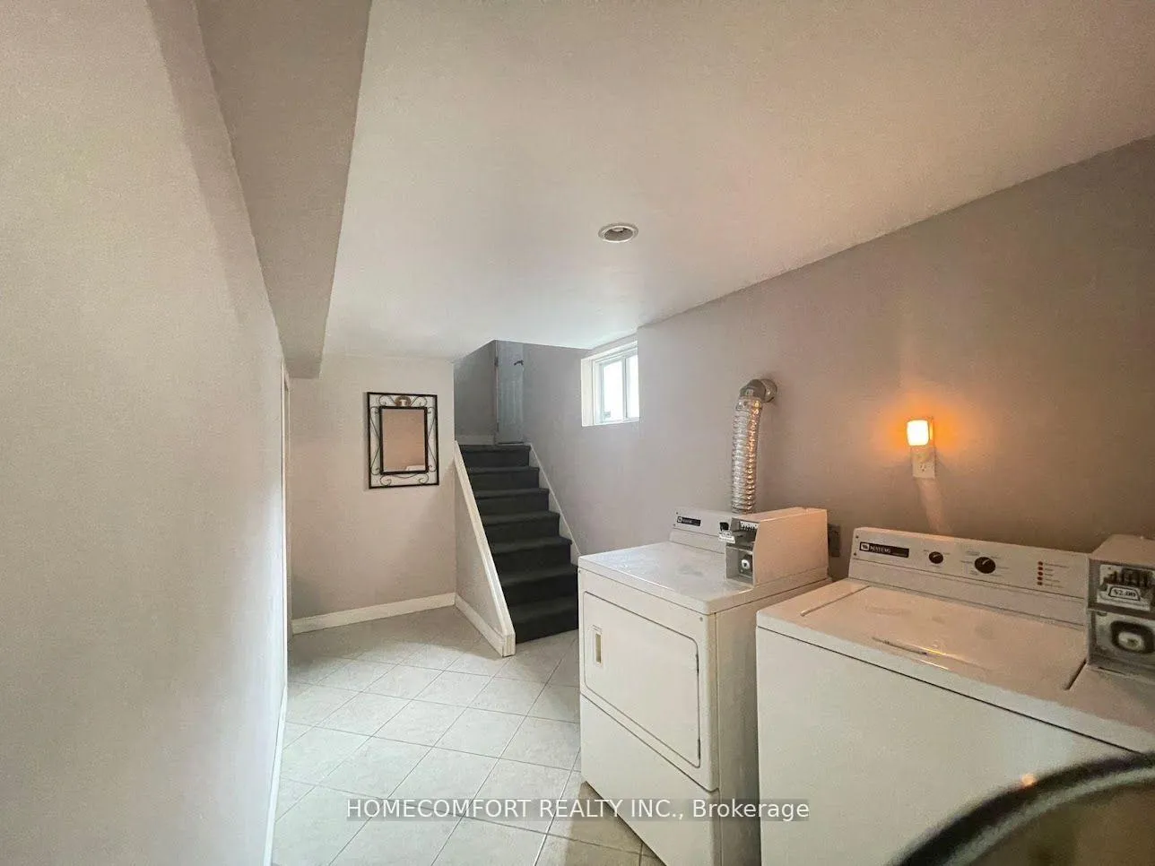 Photo 3 of 27 Dittmer Crescent N, Etobicoke, West Humber-Clairville — HOMEH
