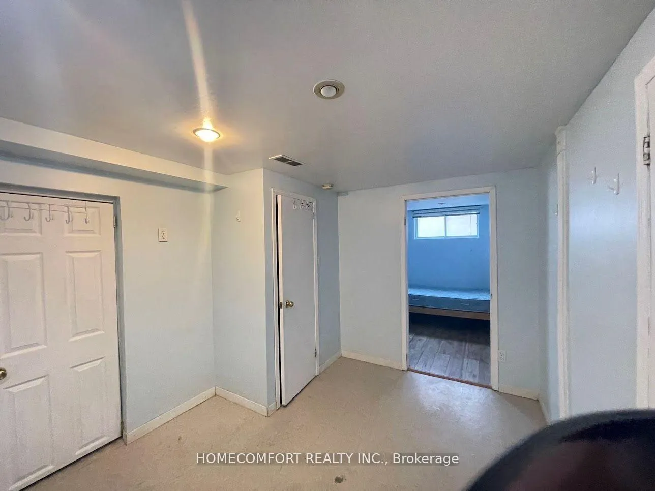 Photo 5 of 27 Dittmer Crescent N, Etobicoke, West Humber-Clairville — HOMEH