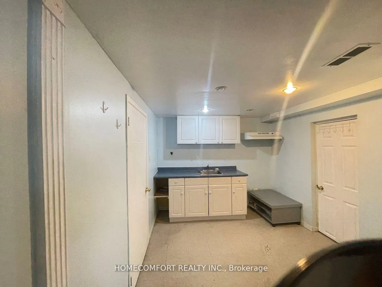 Photo 7 of 27 Dittmer Crescent N, Etobicoke, West Humber-Clairville — HOMEH