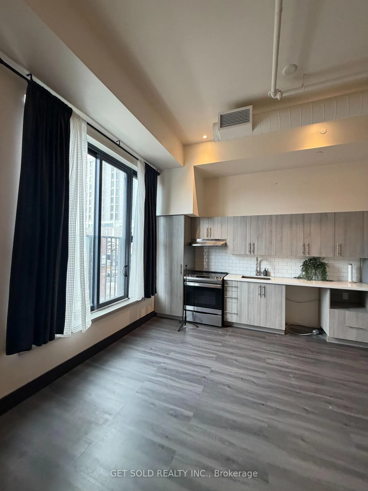 Photo 3 of 121 King Street E, Hamilton, Beasley — HOMEH