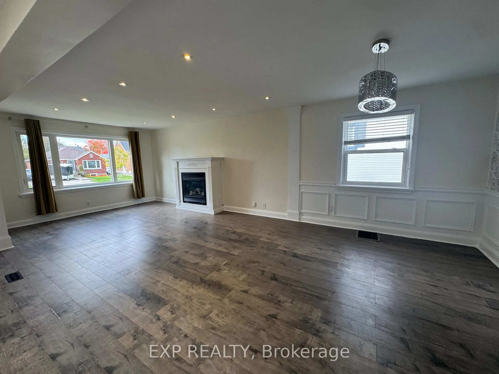 Front of Unit UPPER, 97 Central Park Boulevard N