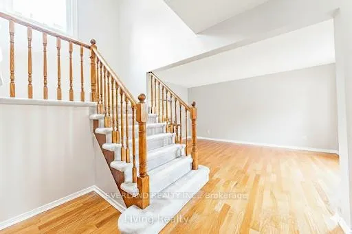 Photo 2 of Unit Upper, 212 Austin Drive, Markham, Unionville — HOMEH