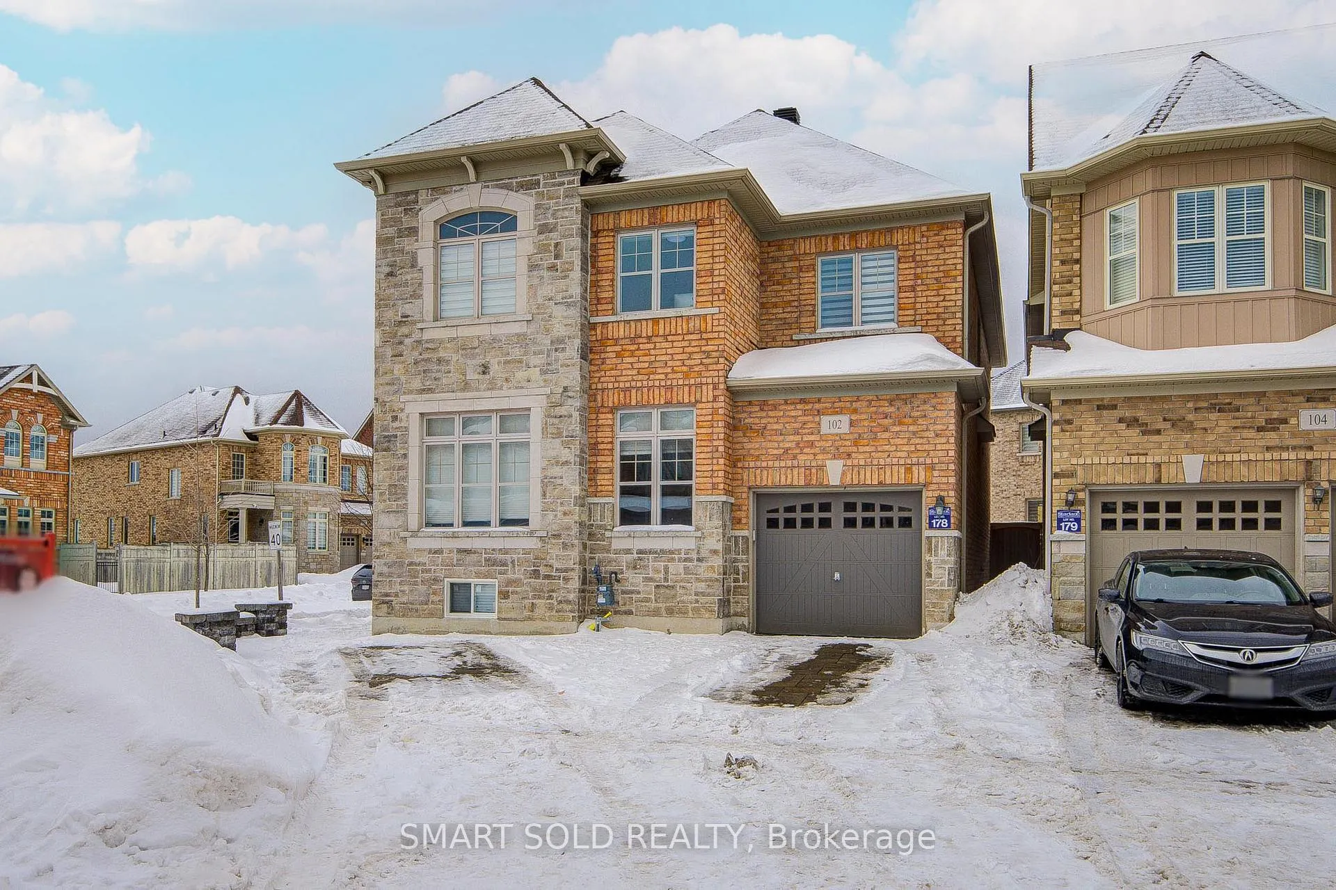 Photo 2 of 102 William Bartlett Drive, Markham, Berczy — HOMEH
