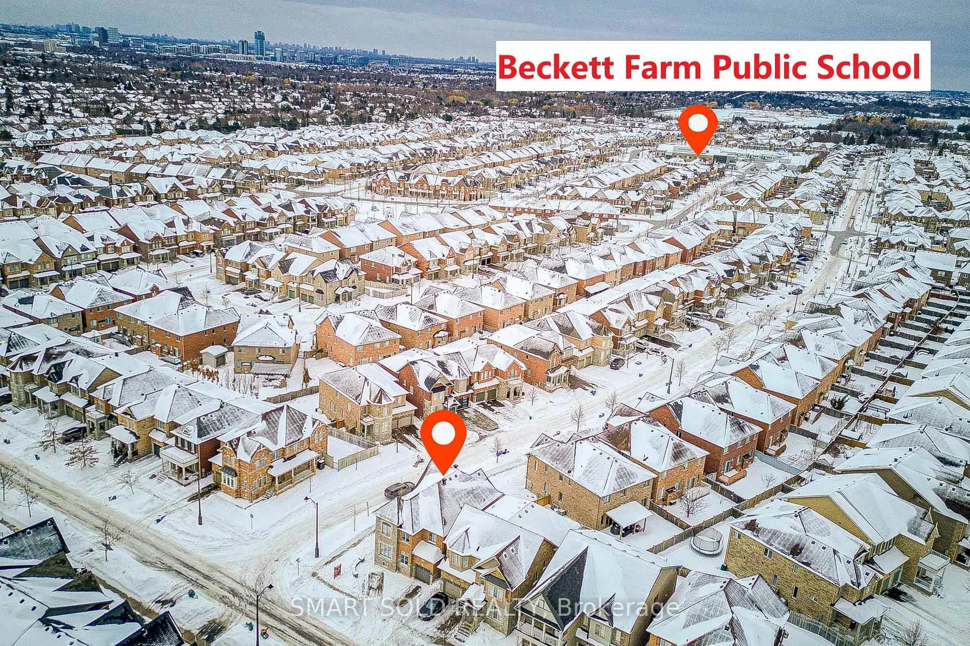 Photo 4 of 102 William Bartlett Drive, Markham, Berczy — HOMEH