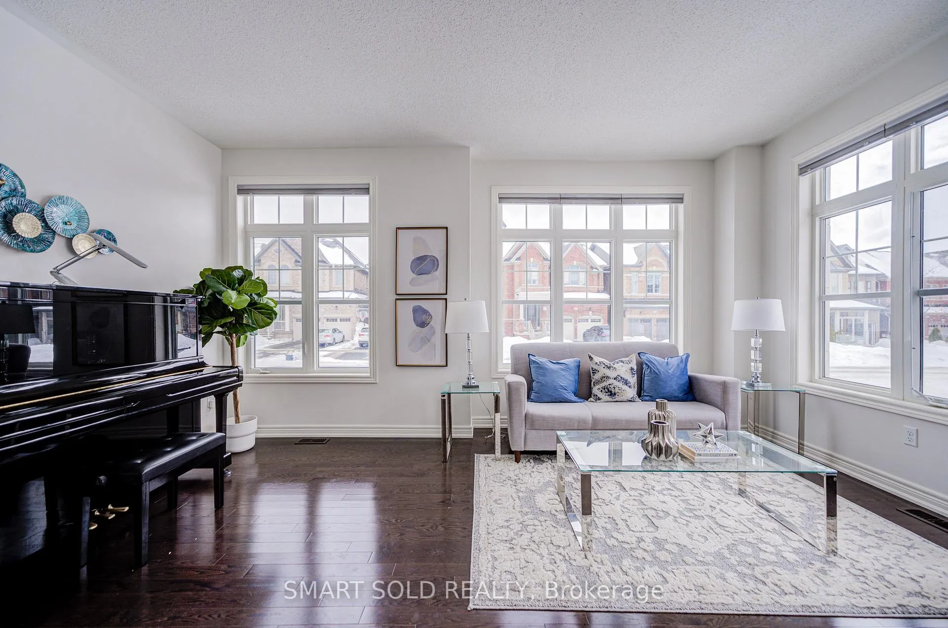 Photo 9 of 102 William Bartlett Drive, Markham, Berczy — HOMEH