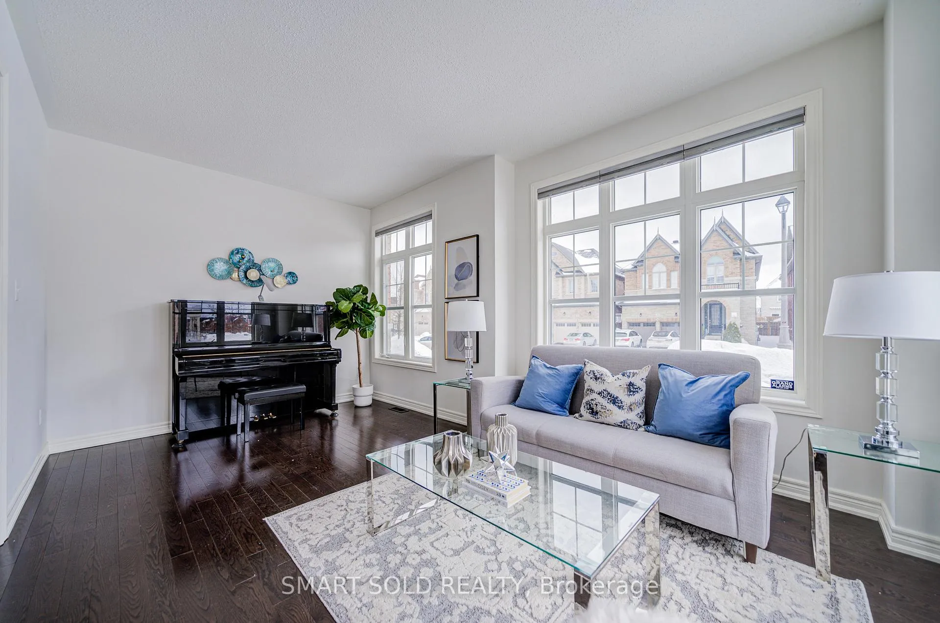 Photo 11 of 102 William Bartlett Drive, Markham, Berczy — HOMEH