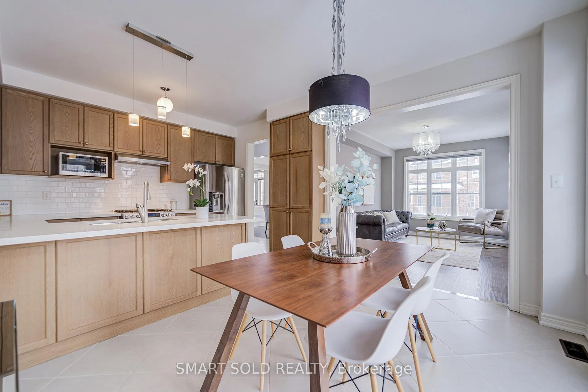 Photo 19 of 102 William Bartlett Drive, Markham, Berczy — HOMEH