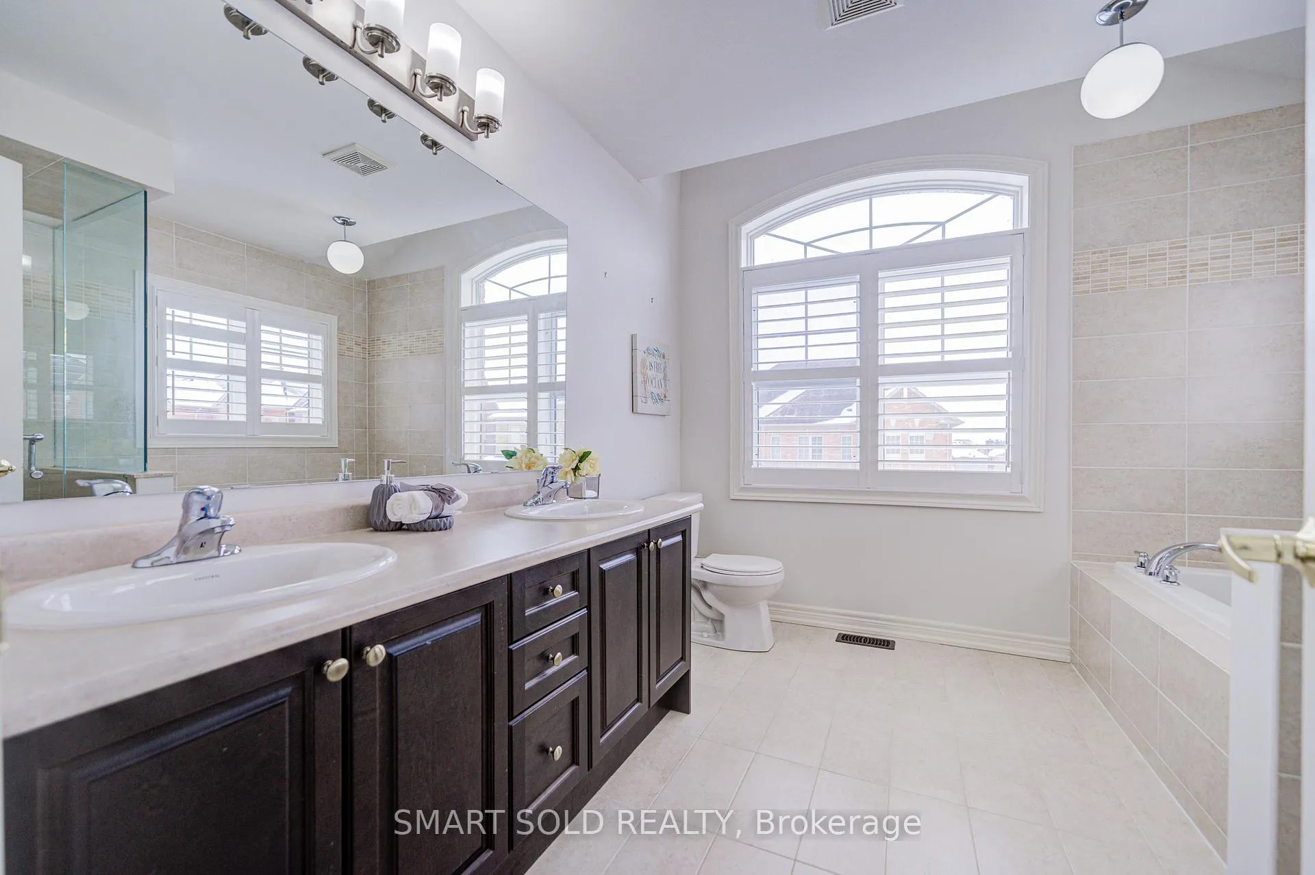 Photo 29 of 102 William Bartlett Drive, Markham, Berczy — HOMEH