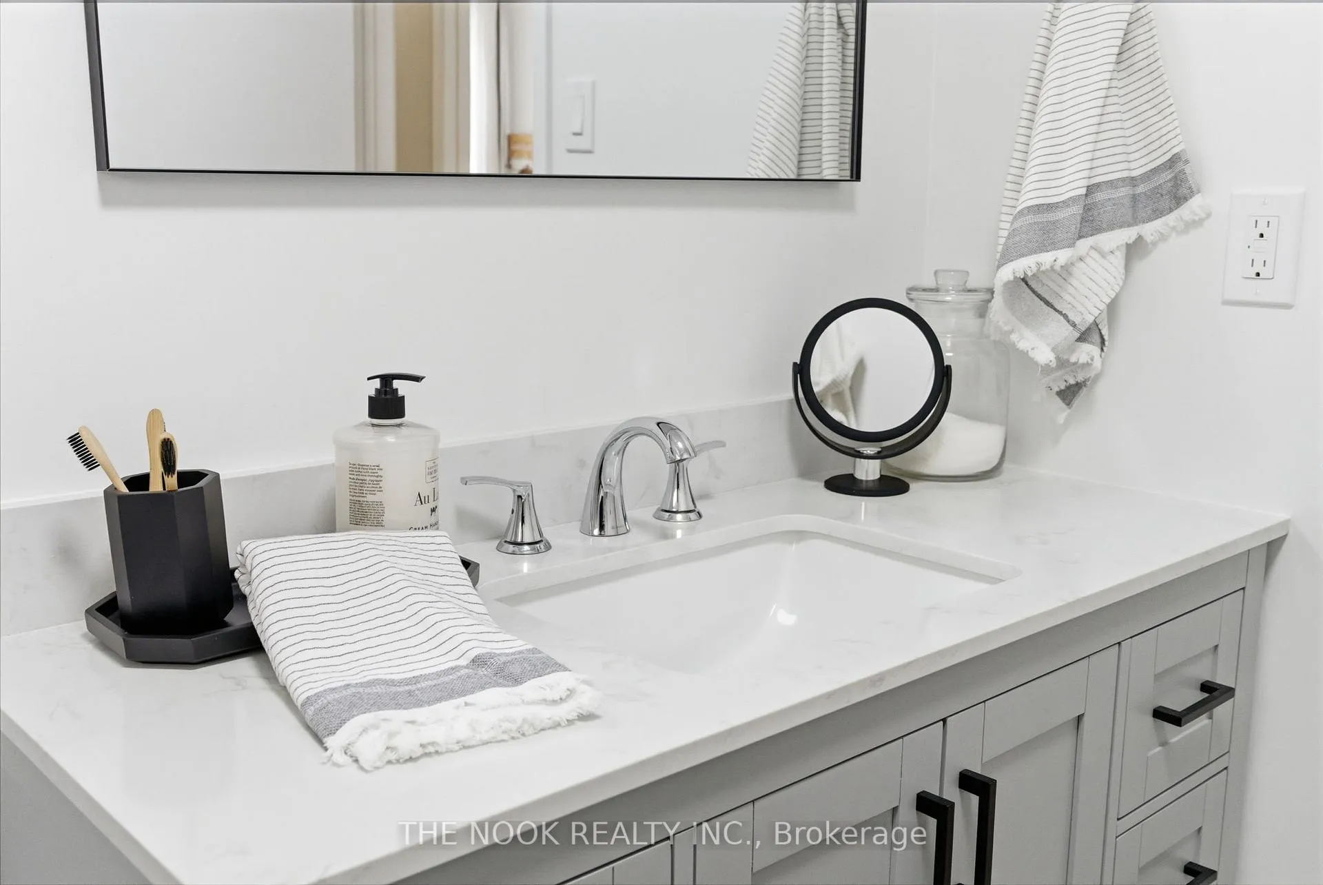 Photo 21 of 523 Cherryhill Street, Oshawa, Donevan — HOMEH