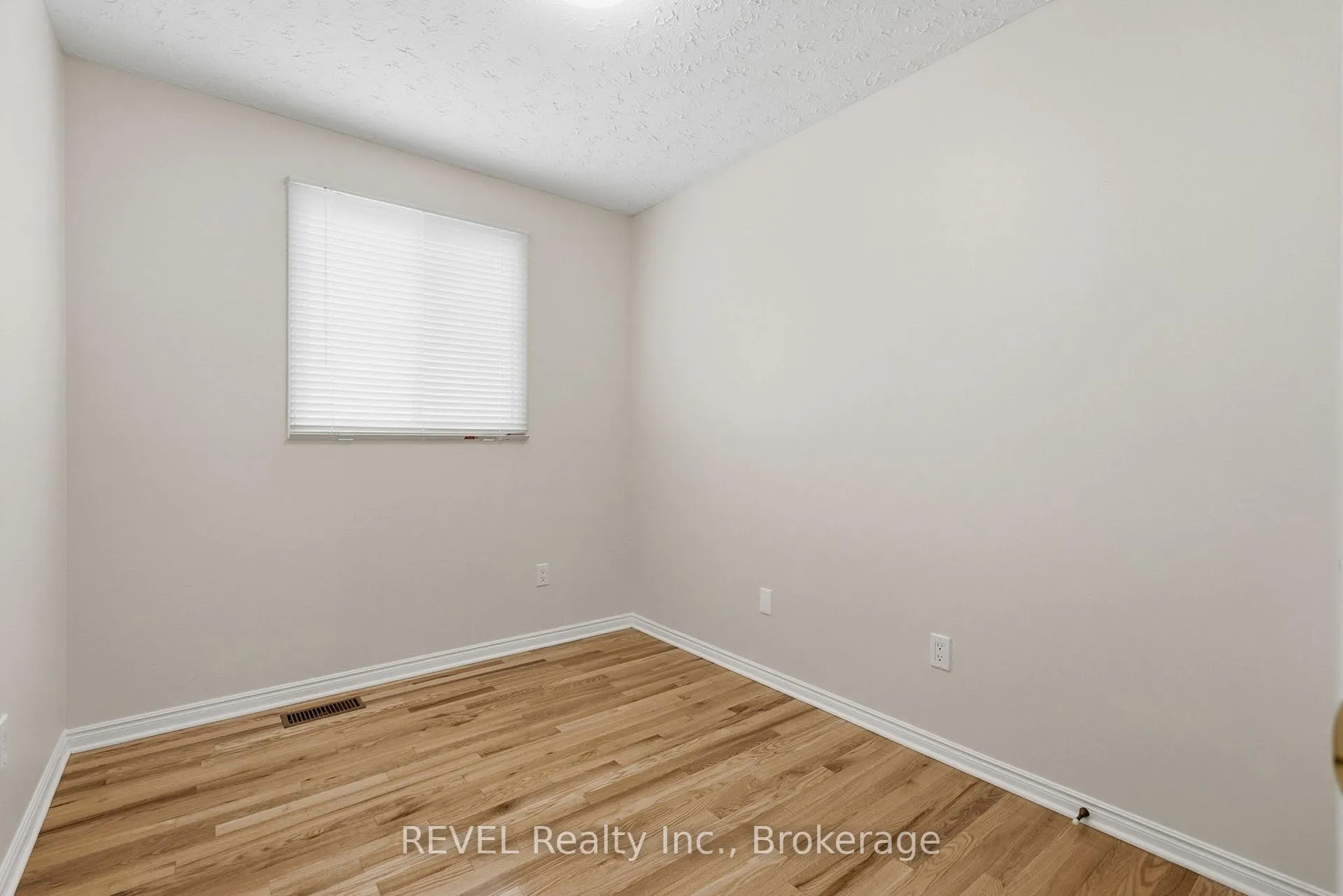 Photo 26 of 7362 Nathan Crescent, Niagara Falls, Oldfield — HOMEH