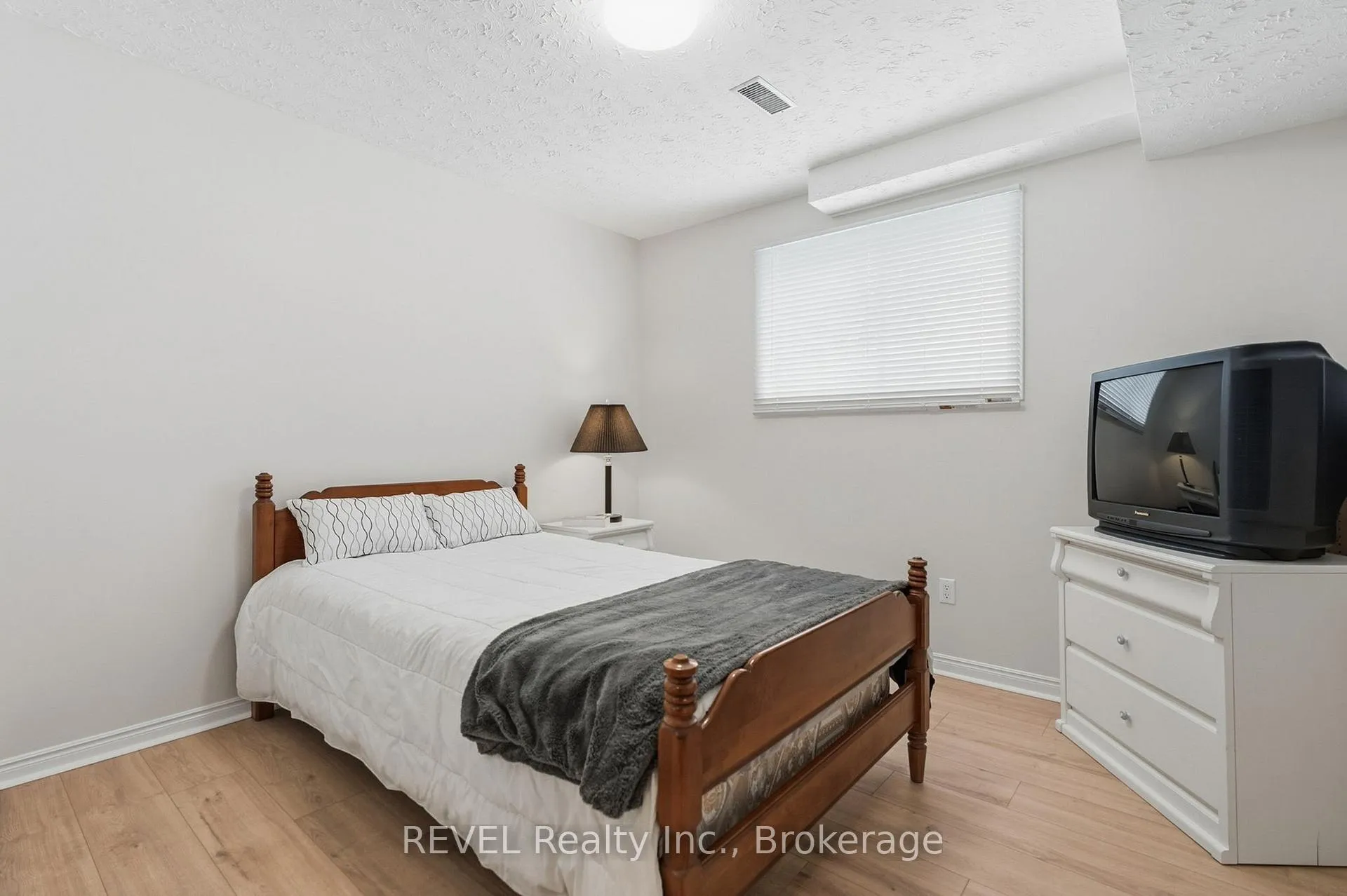 Photo 31 of 7362 Nathan Crescent, Niagara Falls, Oldfield — HOMEH