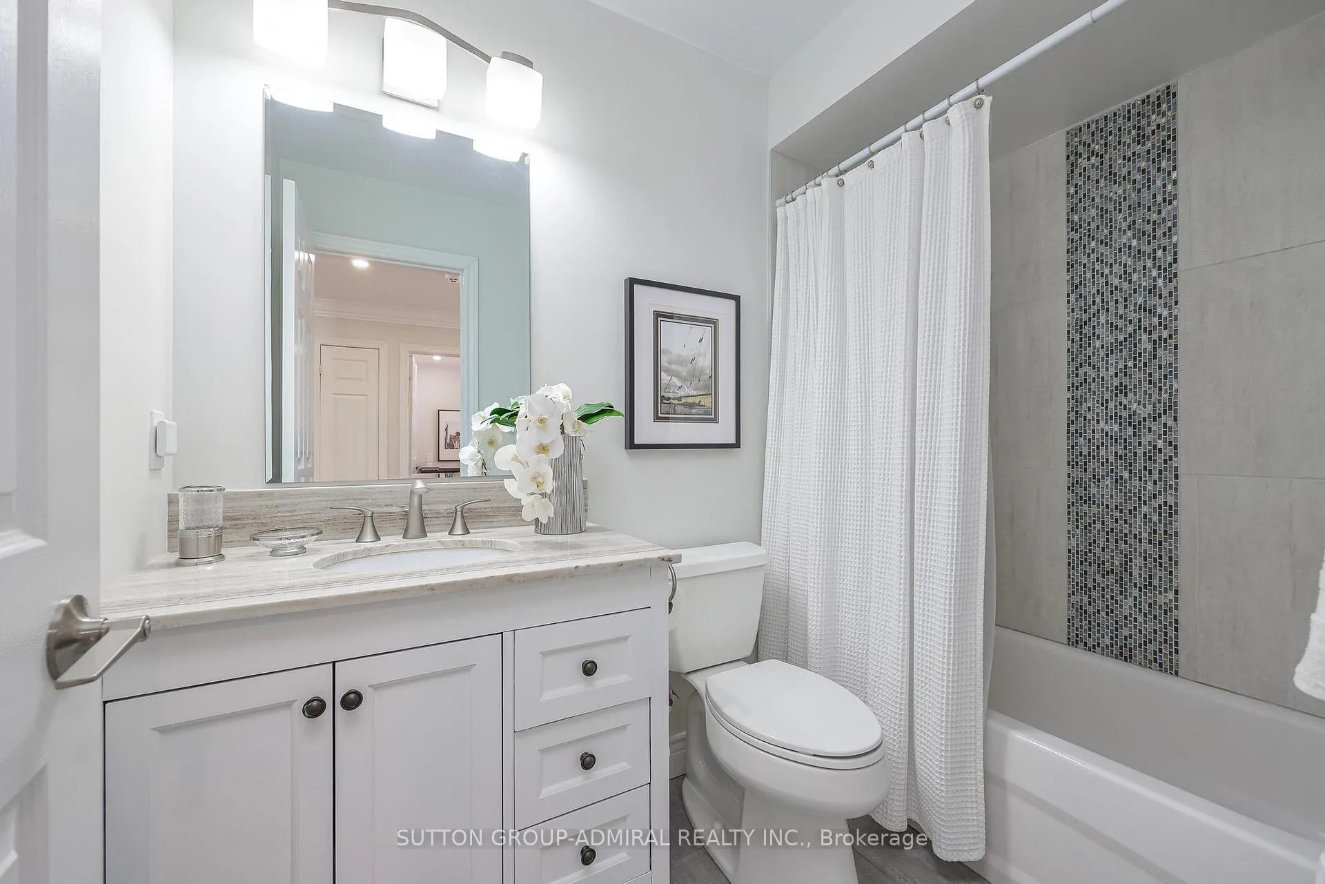 Photo 32 of 75 Strauss Road, Vaughan, Patterson — HOMEH