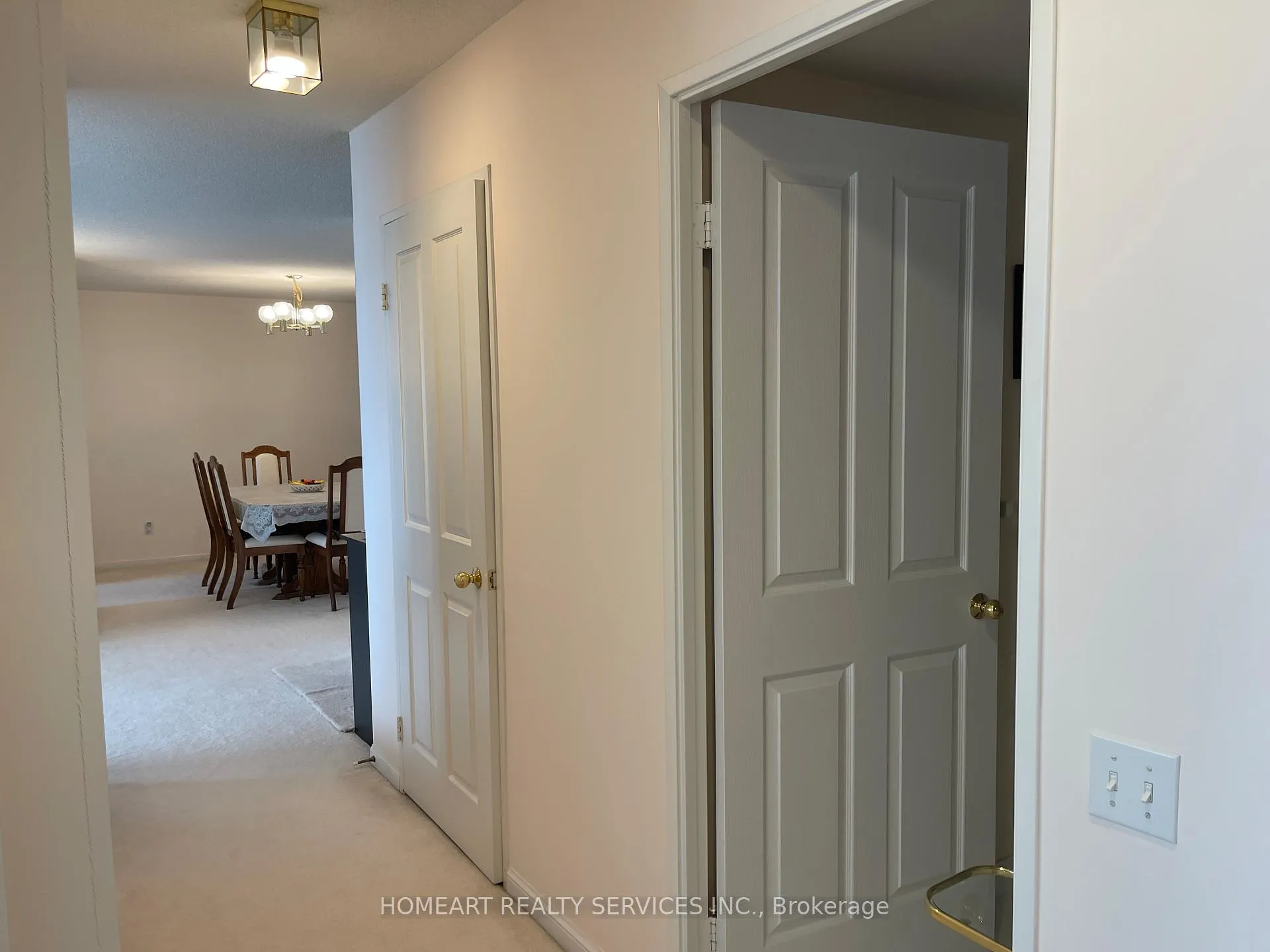 Photo 2 of Unit 805, 110 Promenade Circle E, Vaughan, Brownridge — HOMEH