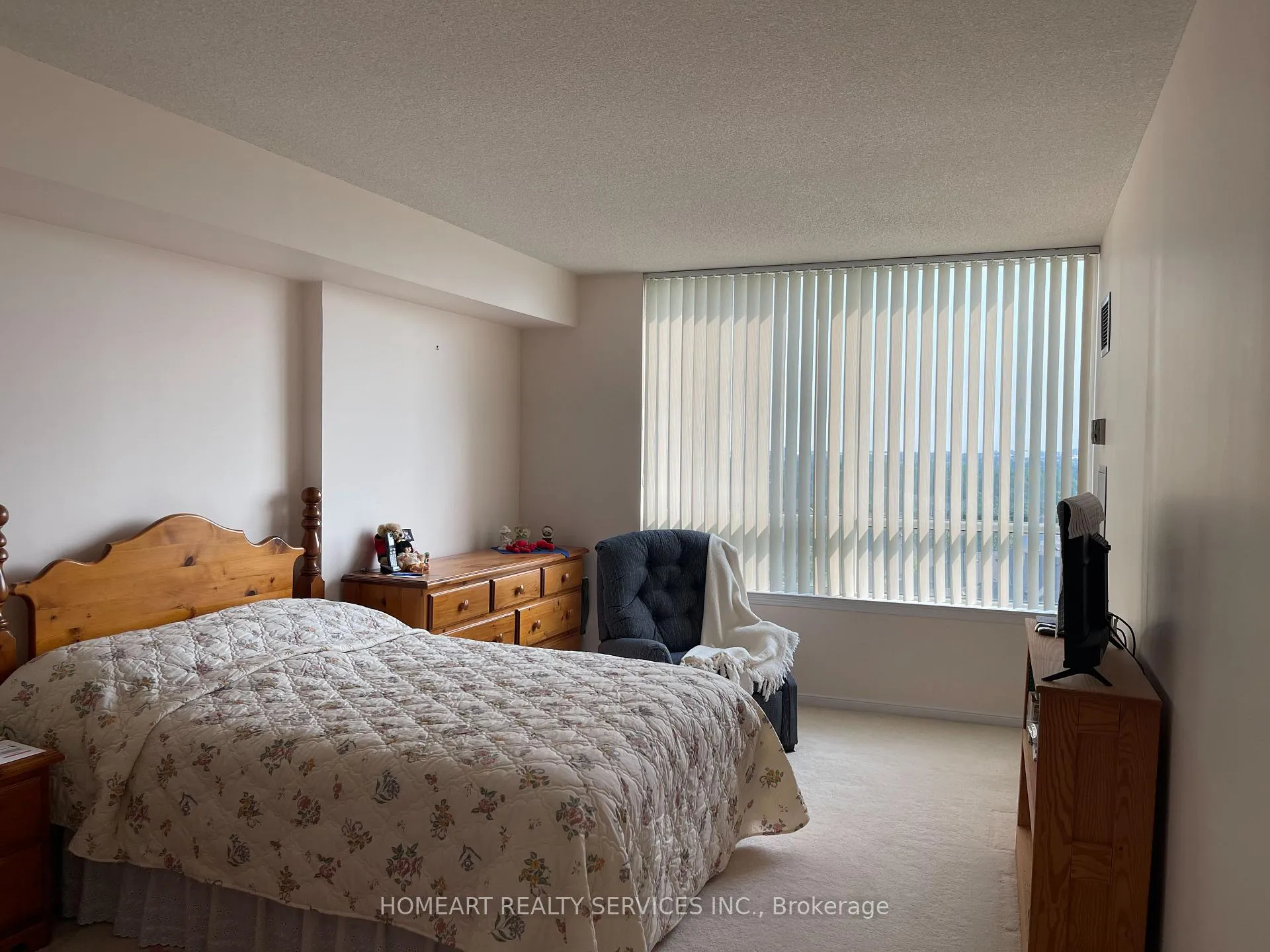 Photo 5 of Unit 805, 110 Promenade Circle E, Vaughan, Brownridge — HOMEH