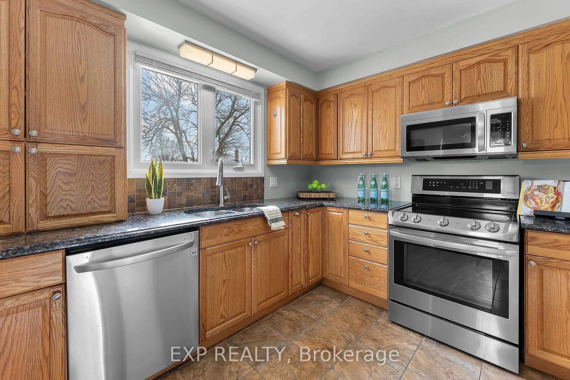 Photo 13 of 147 Loyalist Drive, Welland, Prince Charles — HOMEH