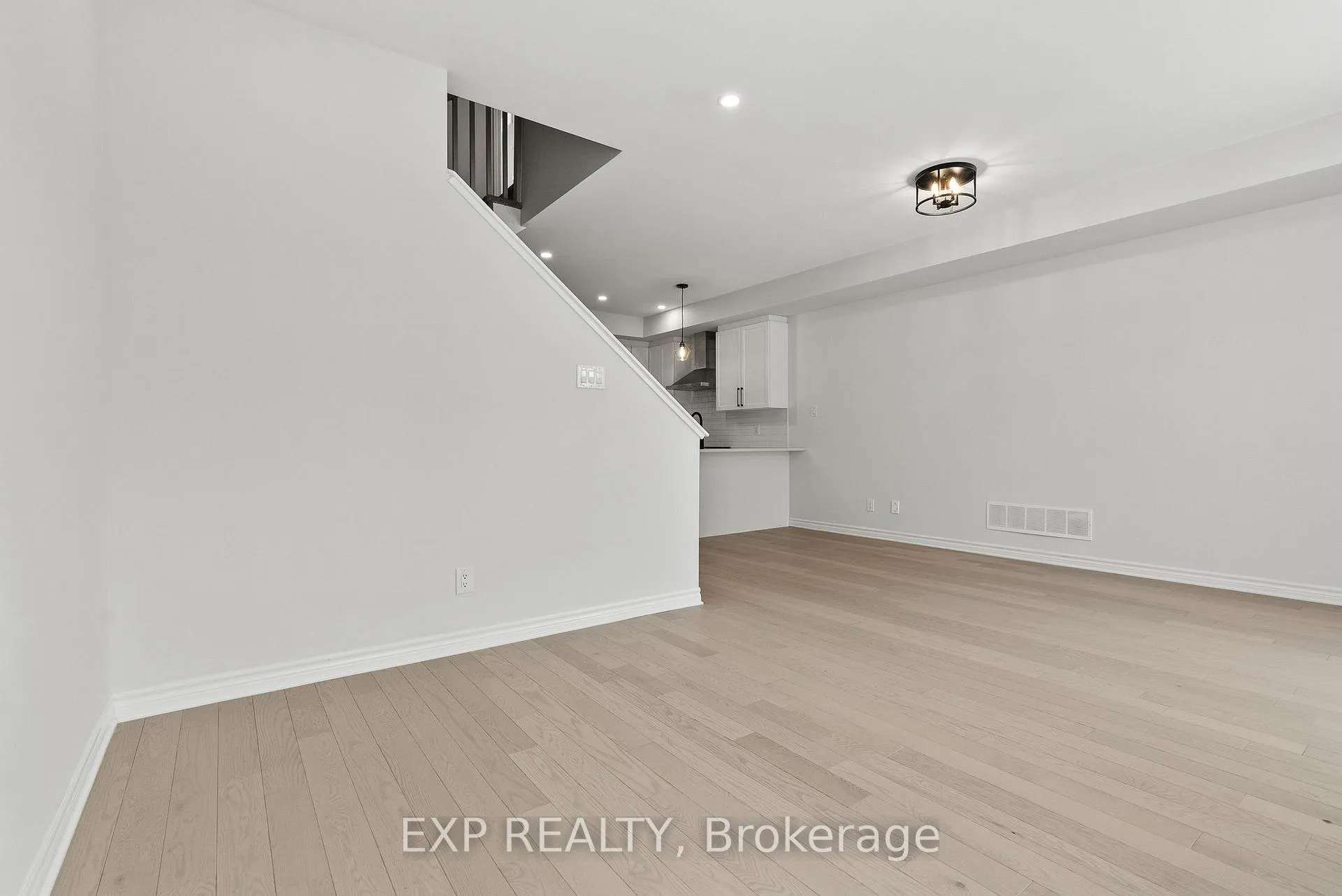 Photo 16 of 725 Miikana Road, Ottawa, Blossom Park/Kemp Park/Findlay Creek — HOMEH