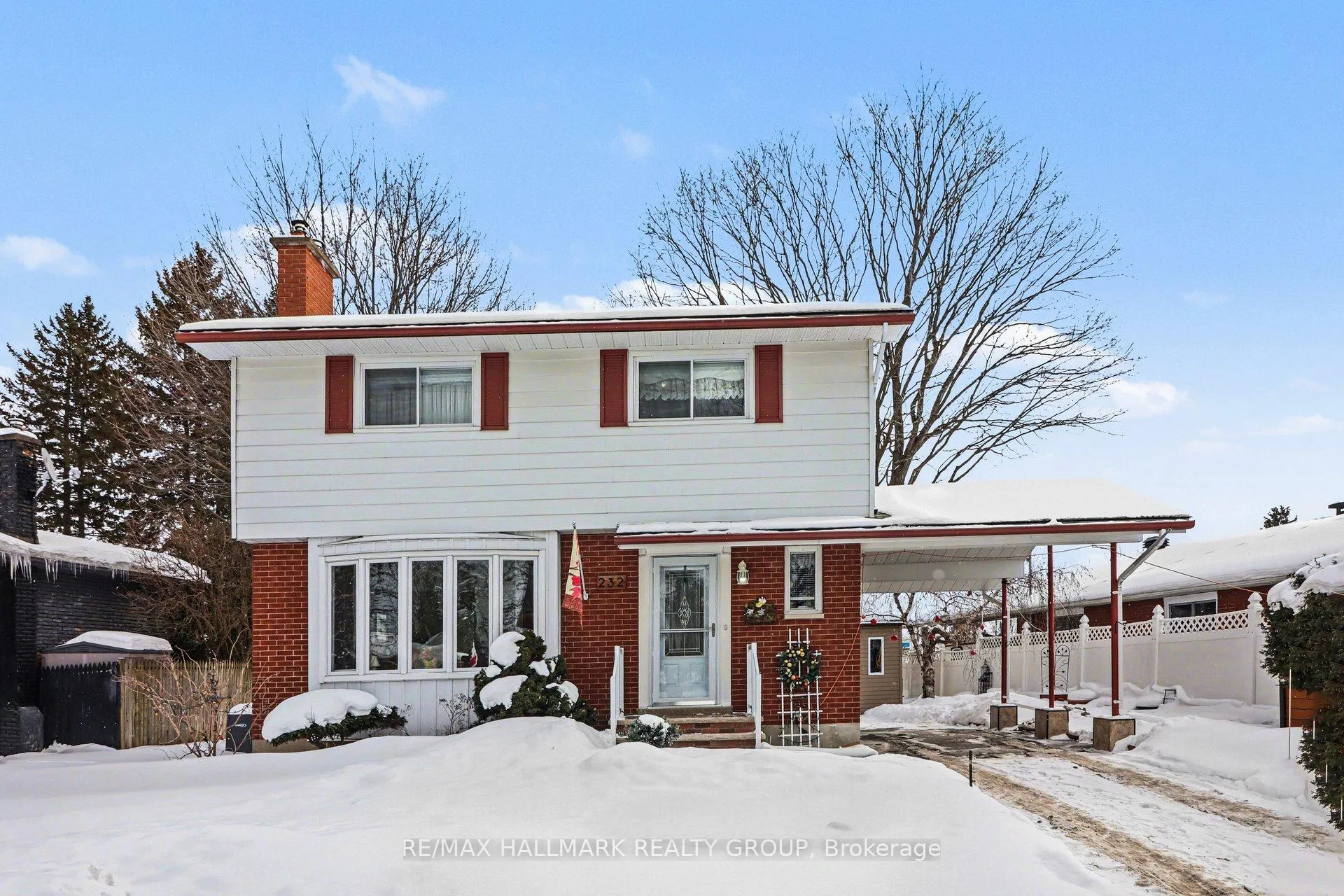 Photo 2 of 232 Kennedy Lane W, Ottawa, Bilberry Creek/Queenswood Heights — HOMEH