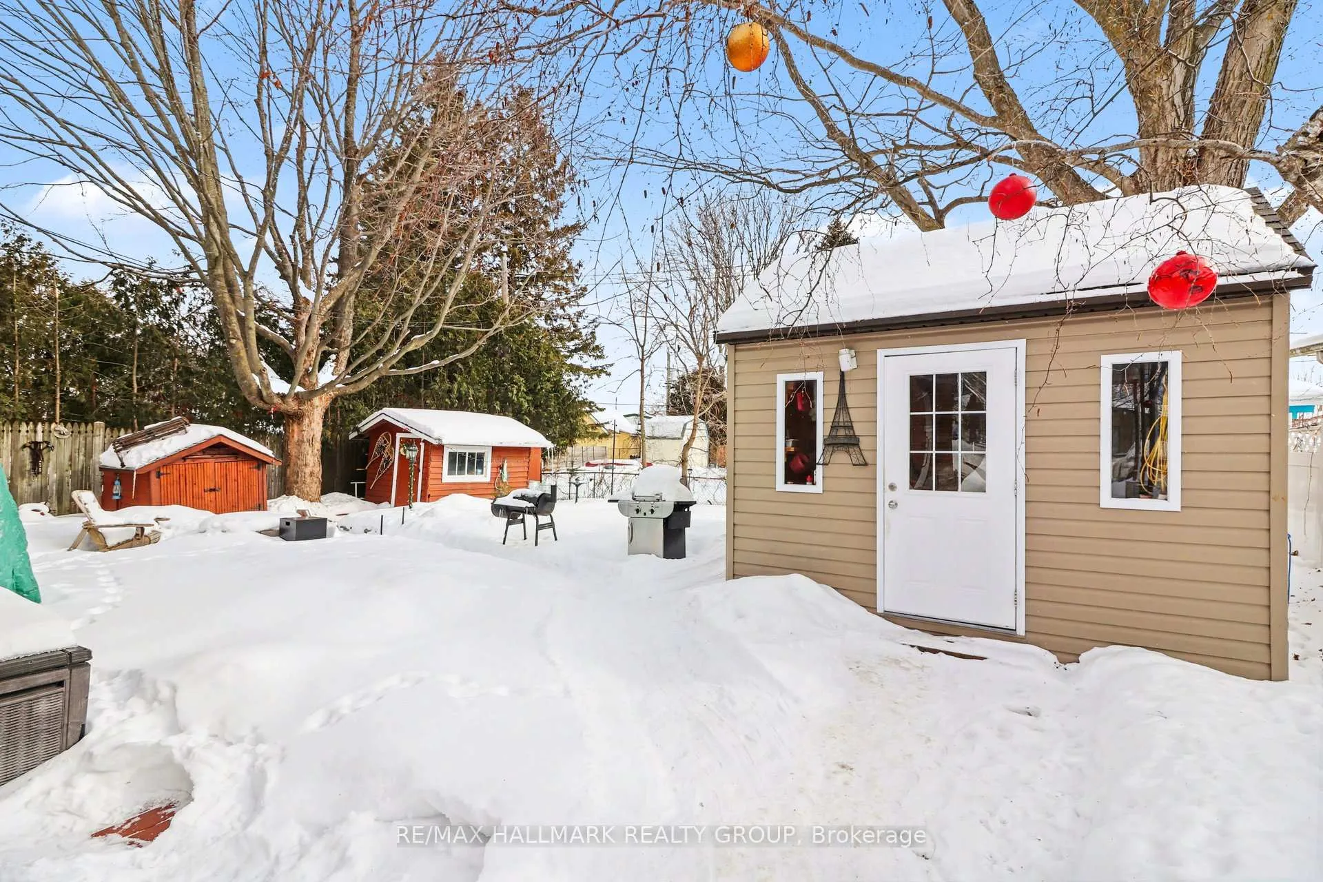 Photo 20 of 232 Kennedy Lane W, Ottawa, Bilberry Creek/Queenswood Heights — HOMEH