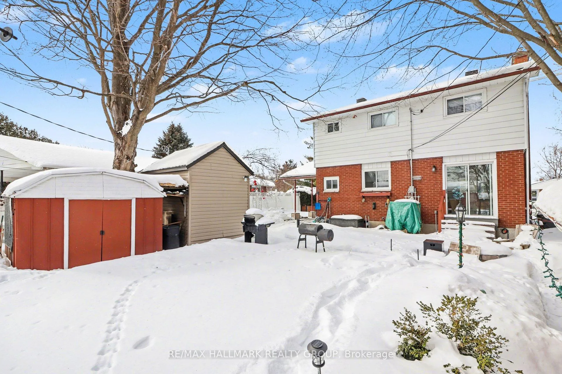 Photo 21 of 232 Kennedy Lane W, Ottawa, Bilberry Creek/Queenswood Heights — HOMEH