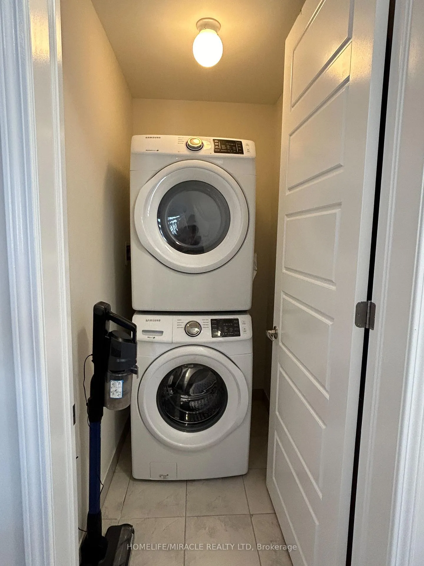 Photo 6 of Unit 6, 22 Spring Creek Drive, Hamilton, Waterdown — HOMEH