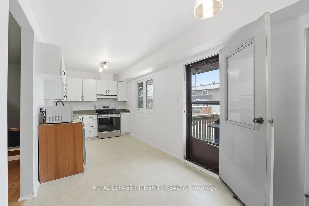 Photo 13 of Unit 8, 3205 Uplands Drive, Ottawa, Hunt Club Woods — HOMEH