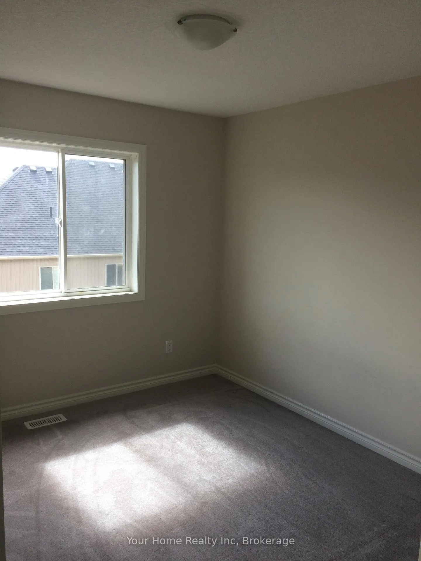 Photo 10 of 135 Law Drive N, Guelph, Grange Road — HOMEH