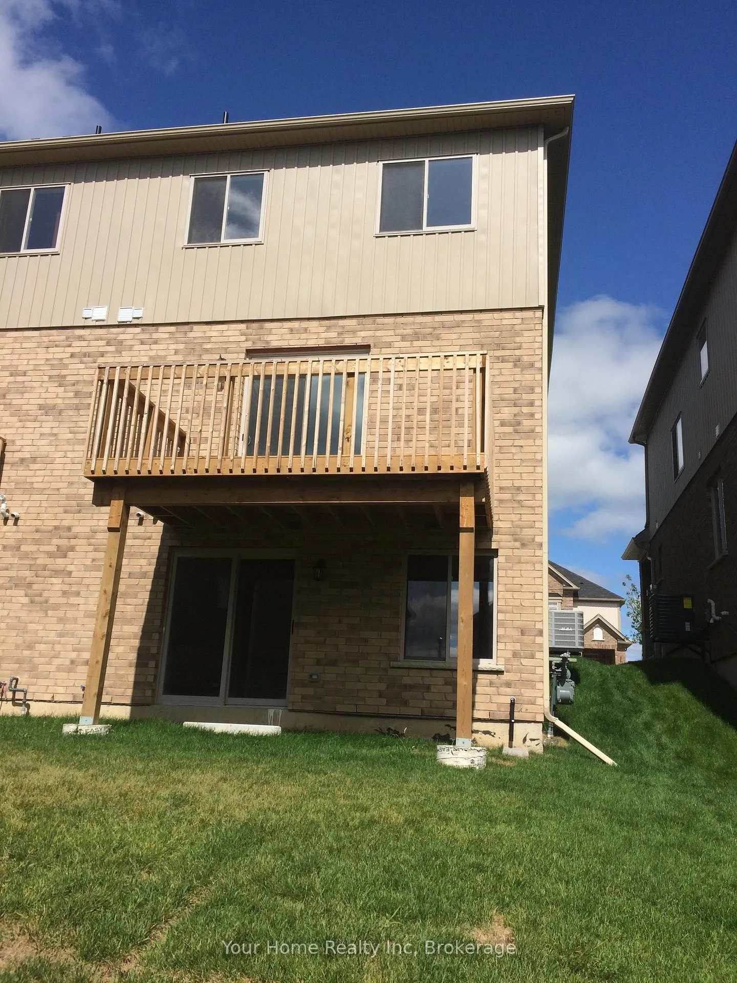 Photo 13 of 135 Law Drive N, Guelph, Grange Road — HOMEH
