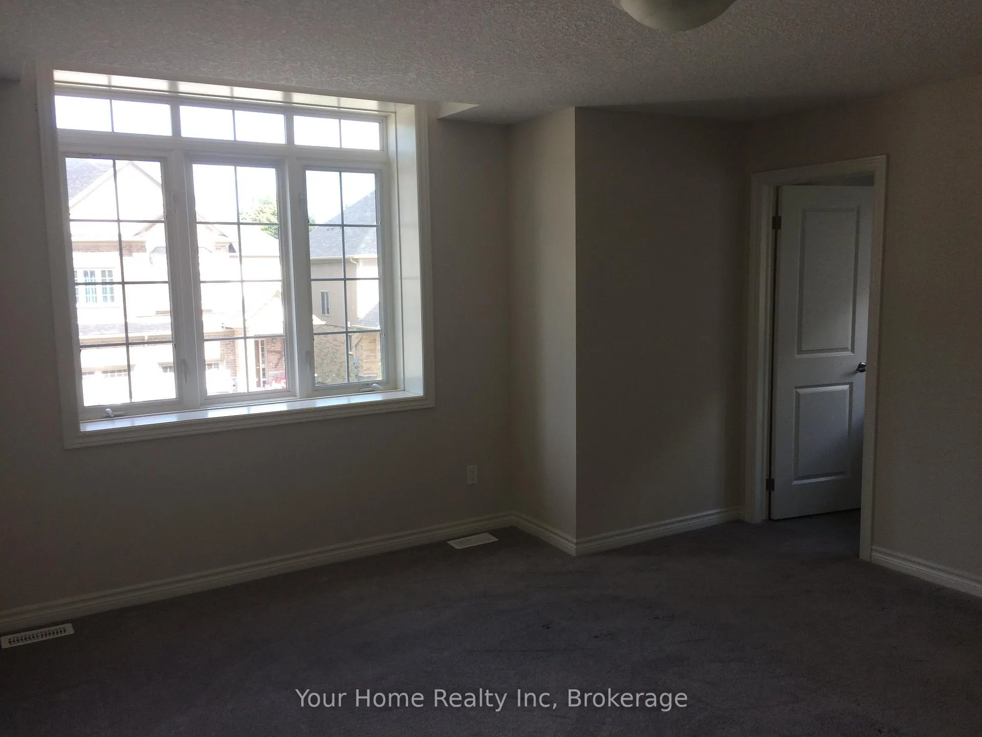 Photo 15 of 135 Law Drive N, Guelph, Grange Road — HOMEH