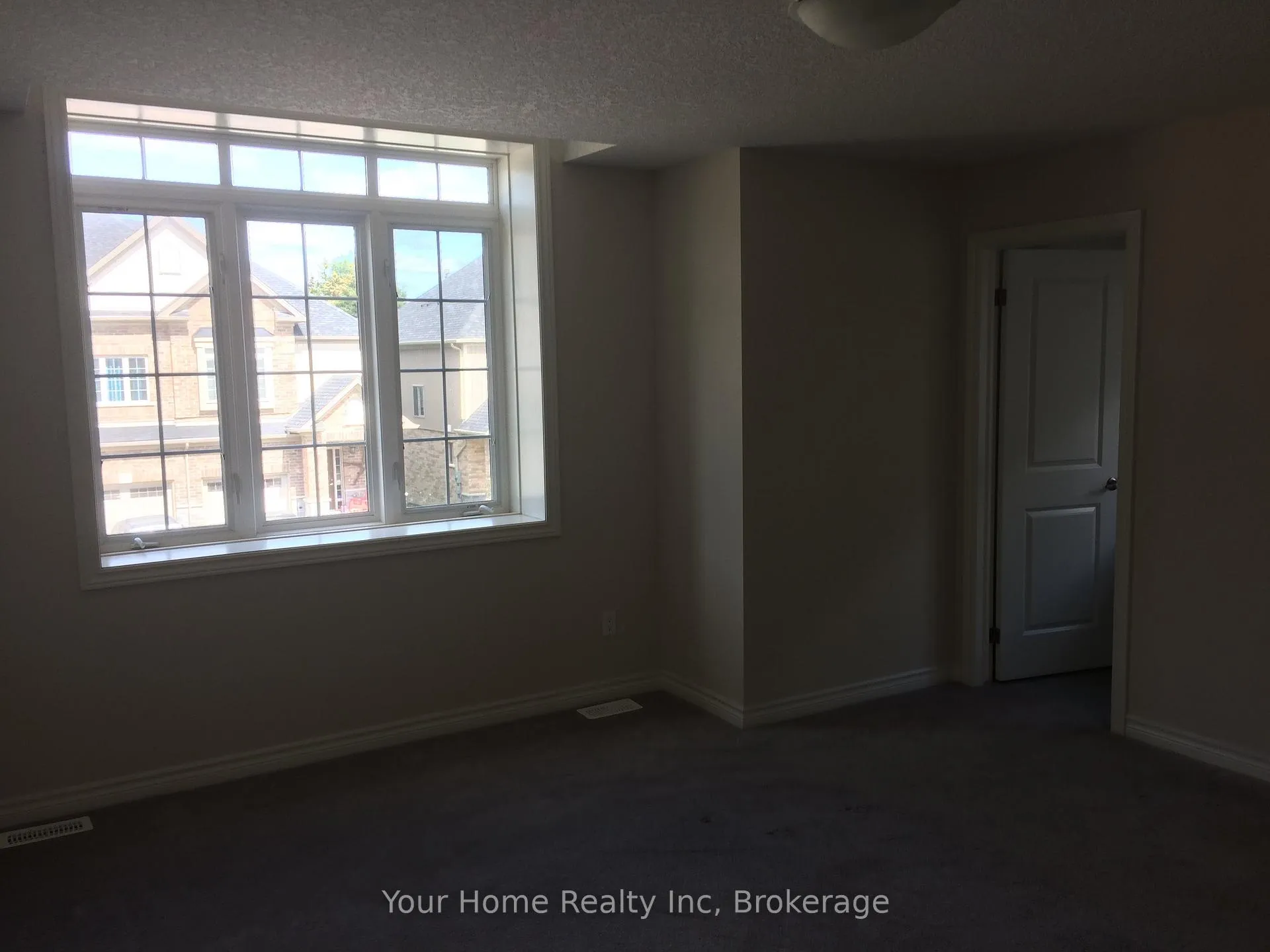 Photo 16 of 135 Law Drive N, Guelph, Grange Road — HOMEH
