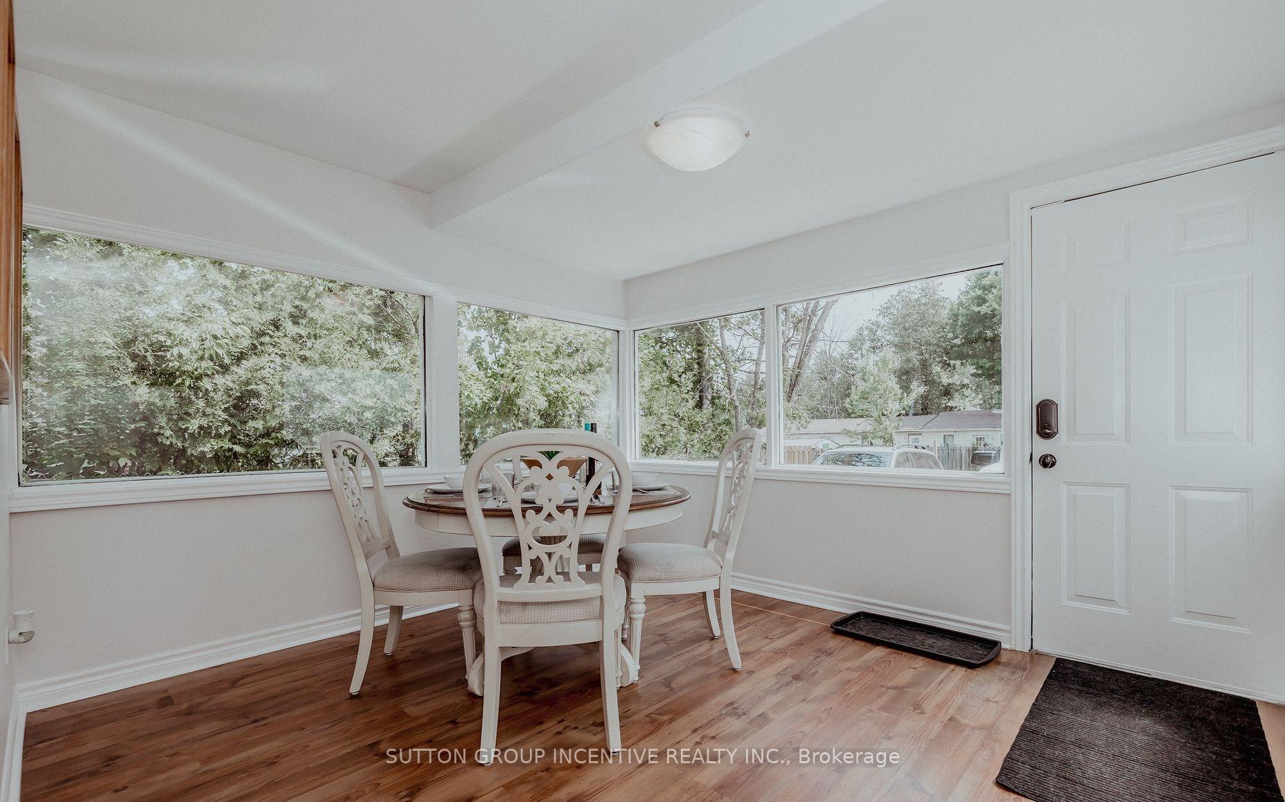 Photo 4 of 711 Innisfil Beach Road, Innisfil, Alcona — HOMEH