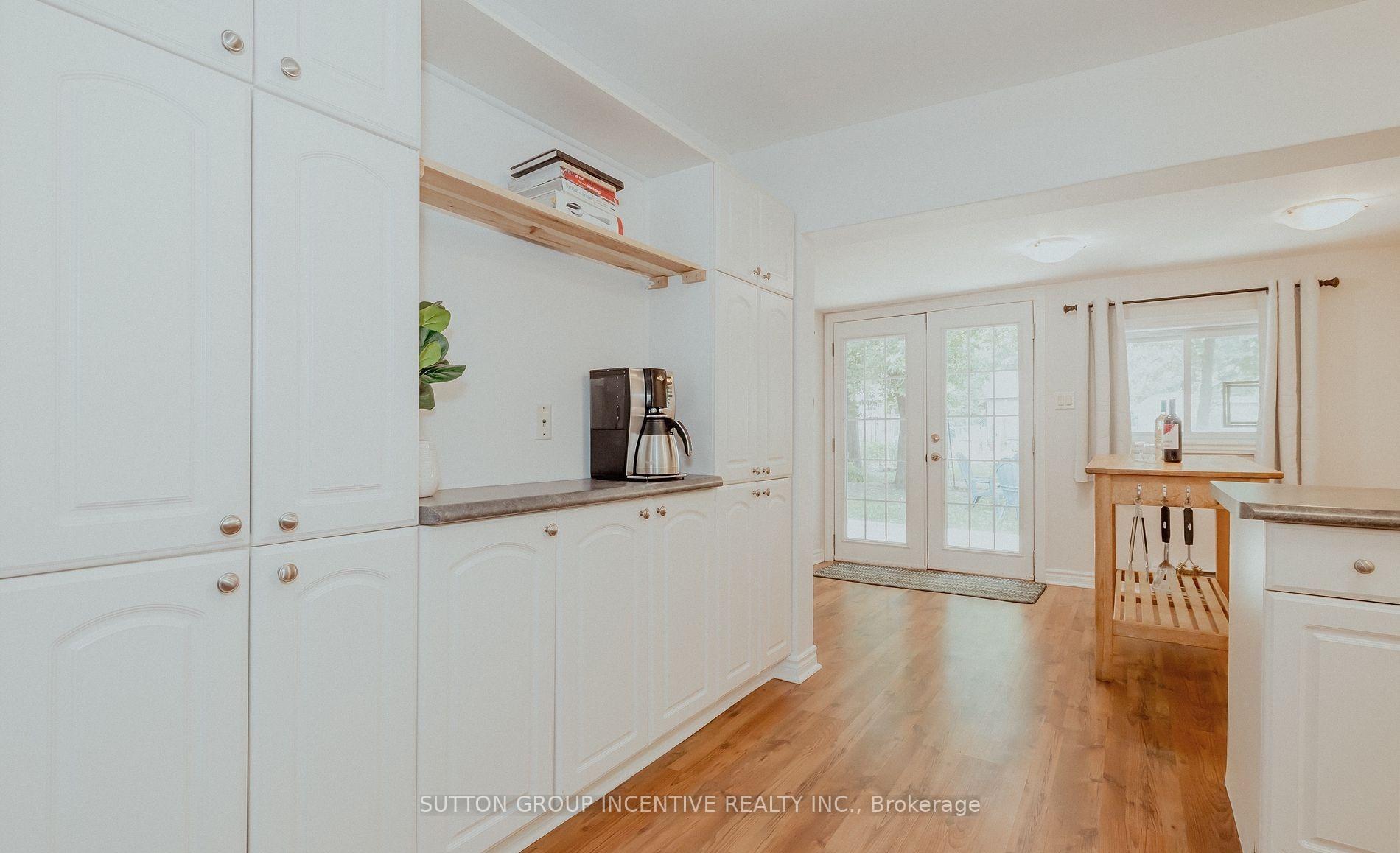 Photo 6 of 711 Innisfil Beach Road, Innisfil, Alcona — HOMEH
