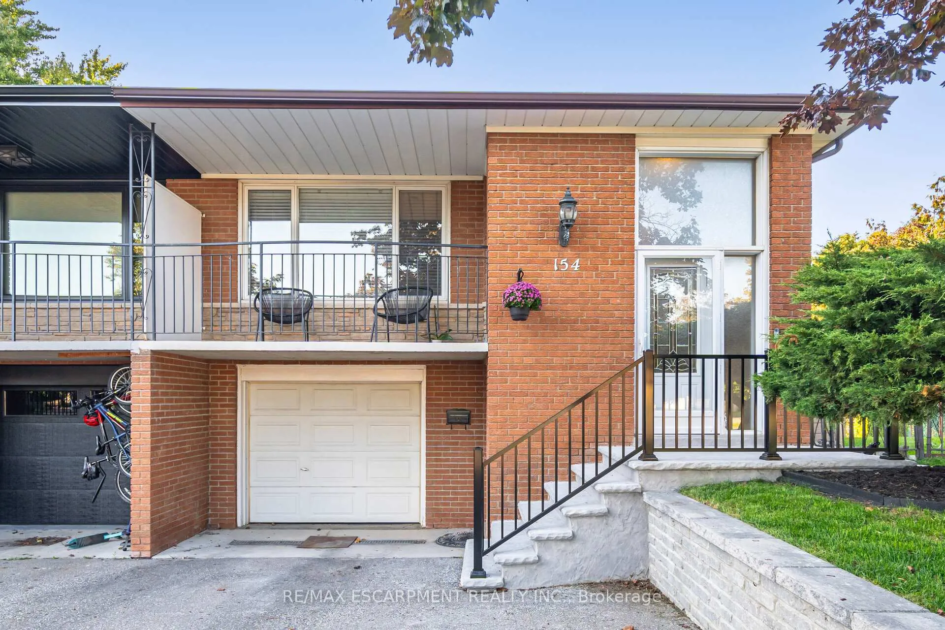 Photo 1 of 154 Rainbow Drive, Vaughan, West Woodbridge — HOMEH