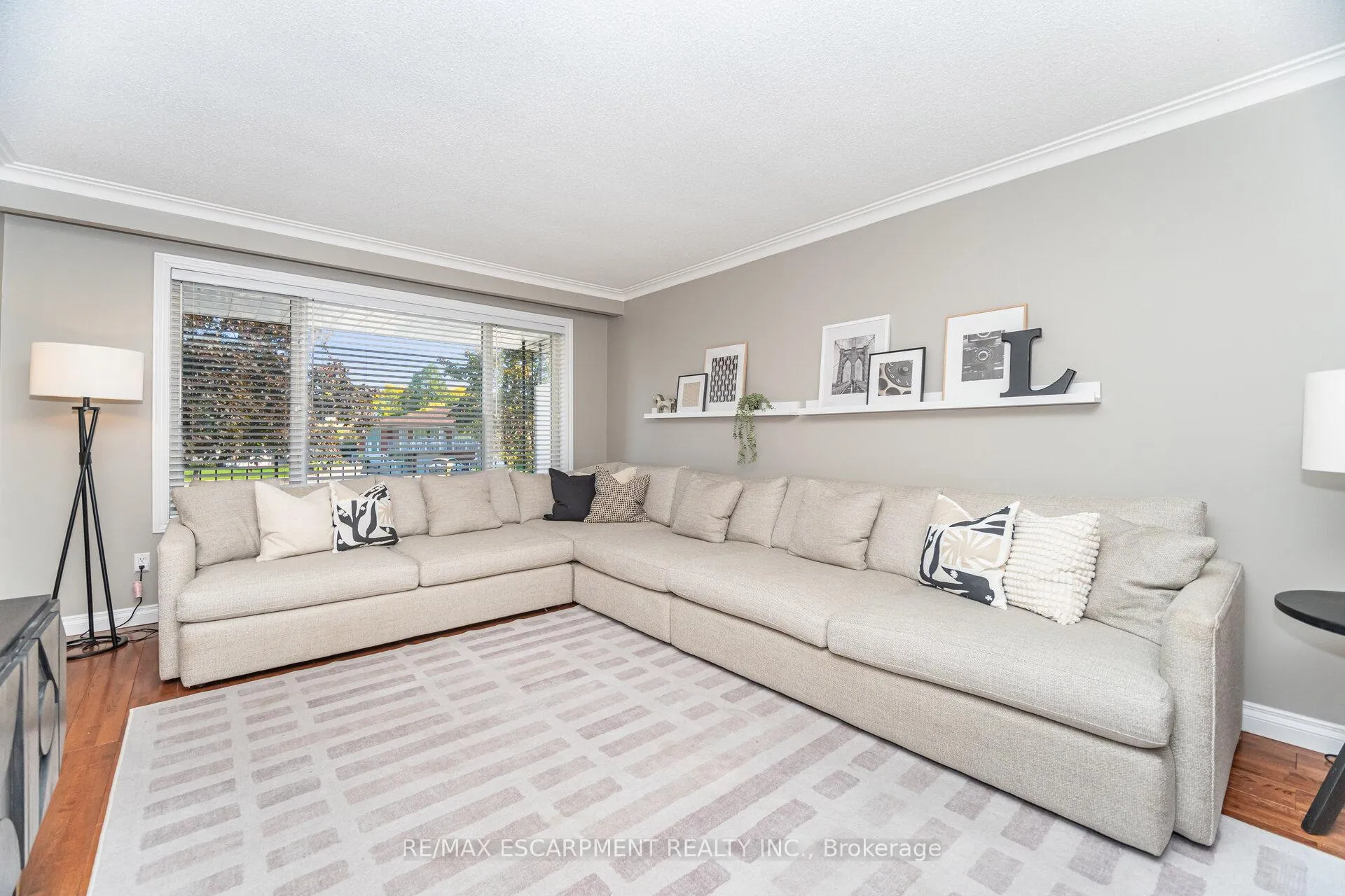 Photo 4 of 154 Rainbow Drive, Vaughan, West Woodbridge — HOMEH