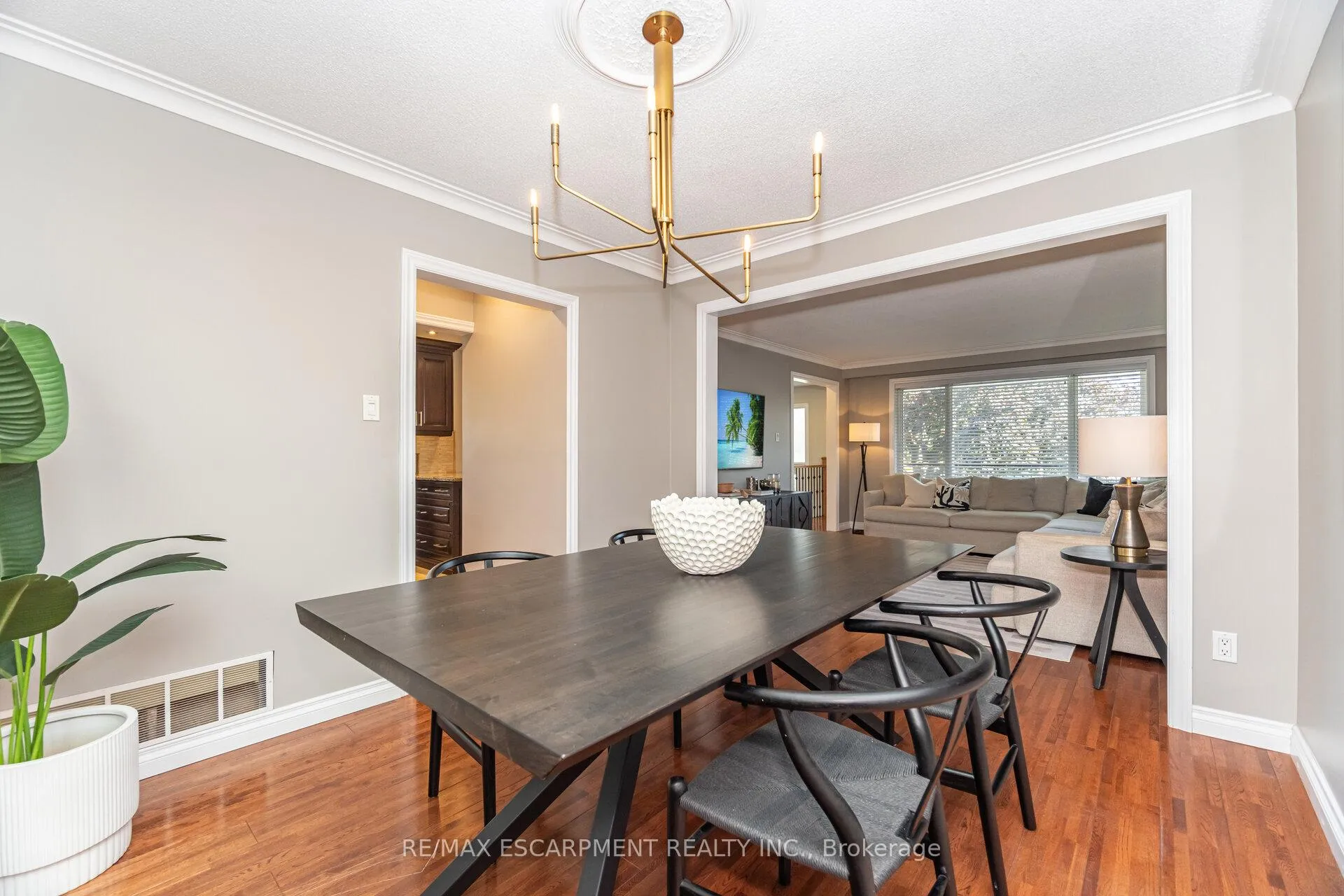 Photo 8 of 154 Rainbow Drive, Vaughan, West Woodbridge — HOMEH