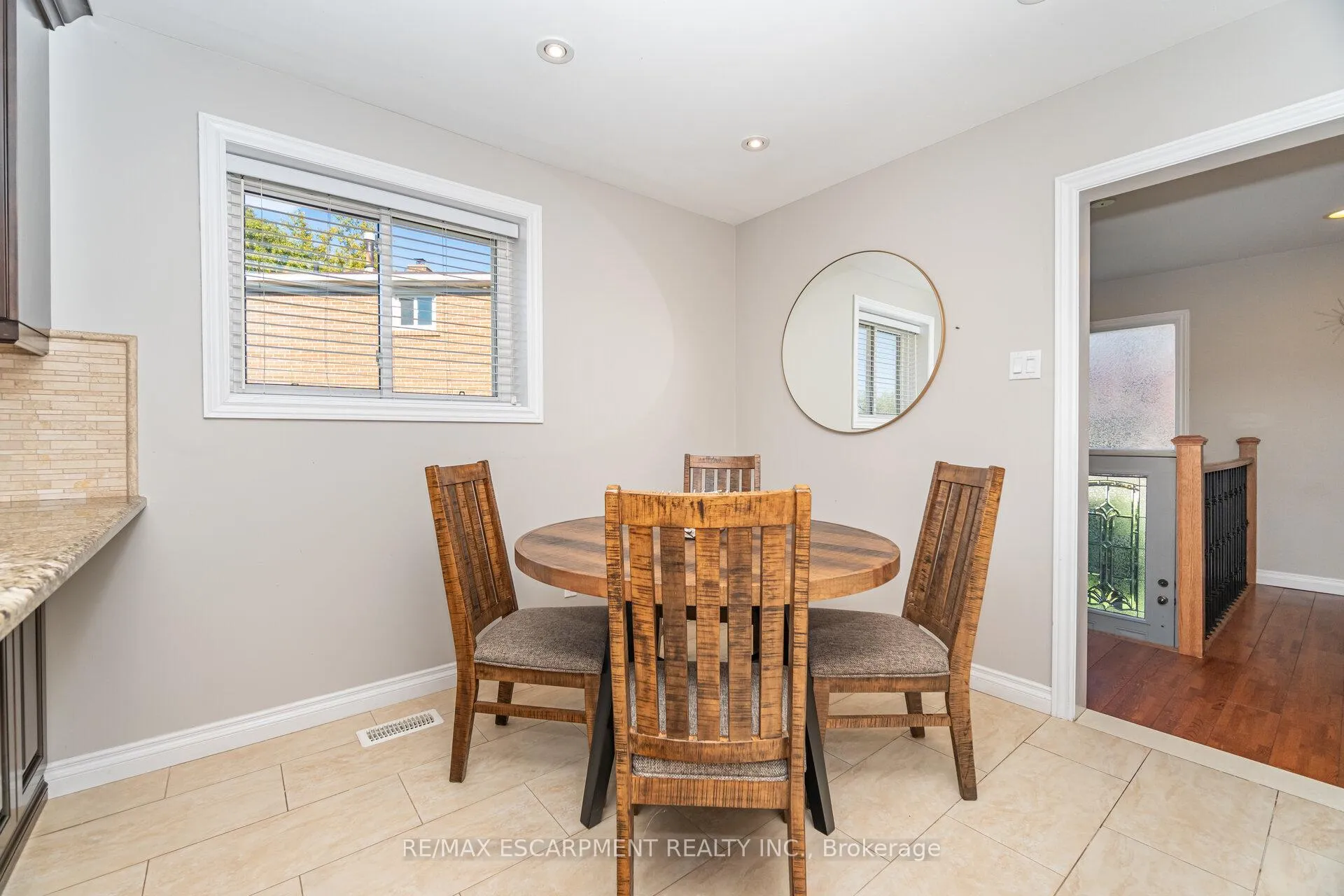 Photo 14 of 154 Rainbow Drive, Vaughan, West Woodbridge — HOMEH
