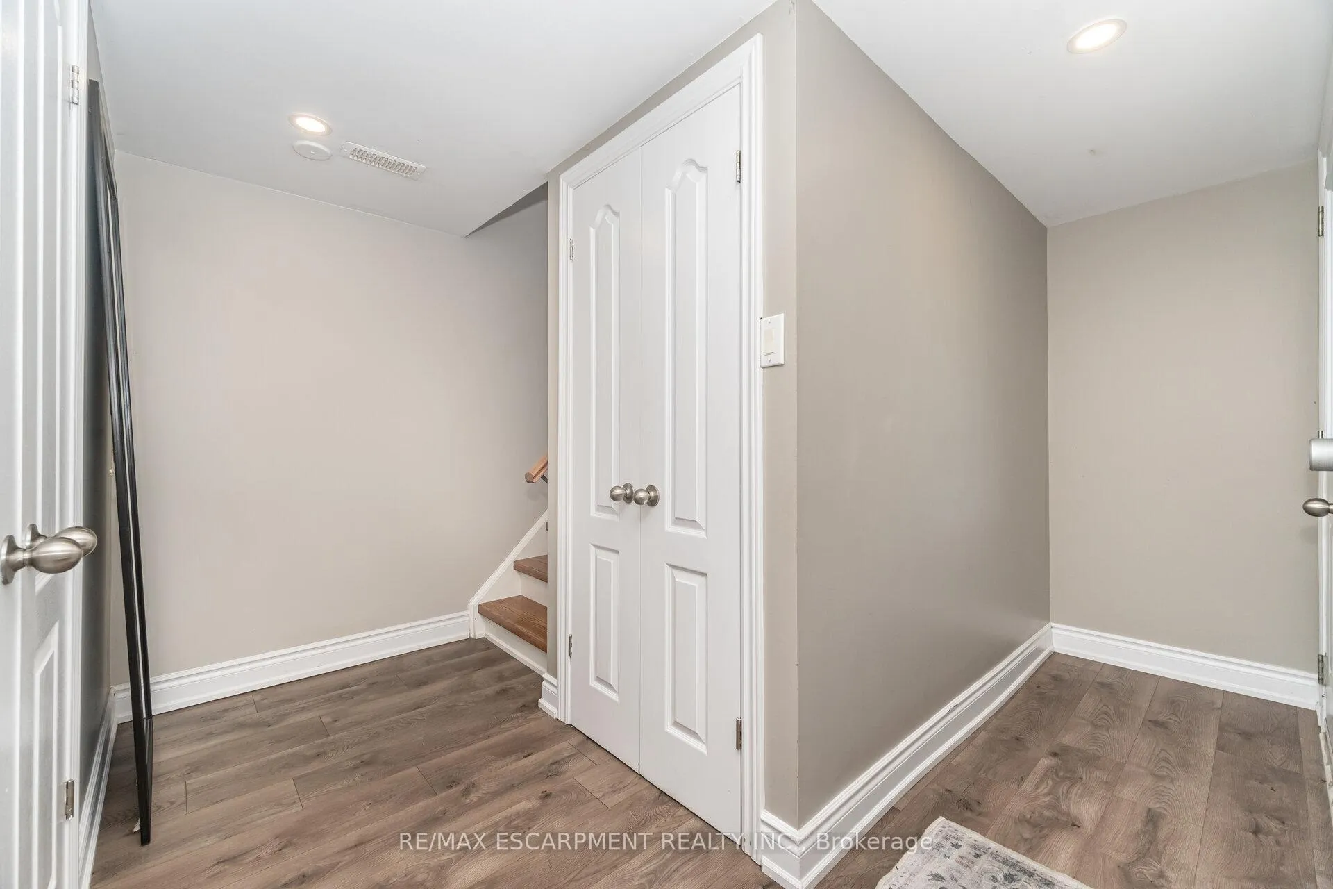 Photo 26 of 154 Rainbow Drive, Vaughan, West Woodbridge — HOMEH