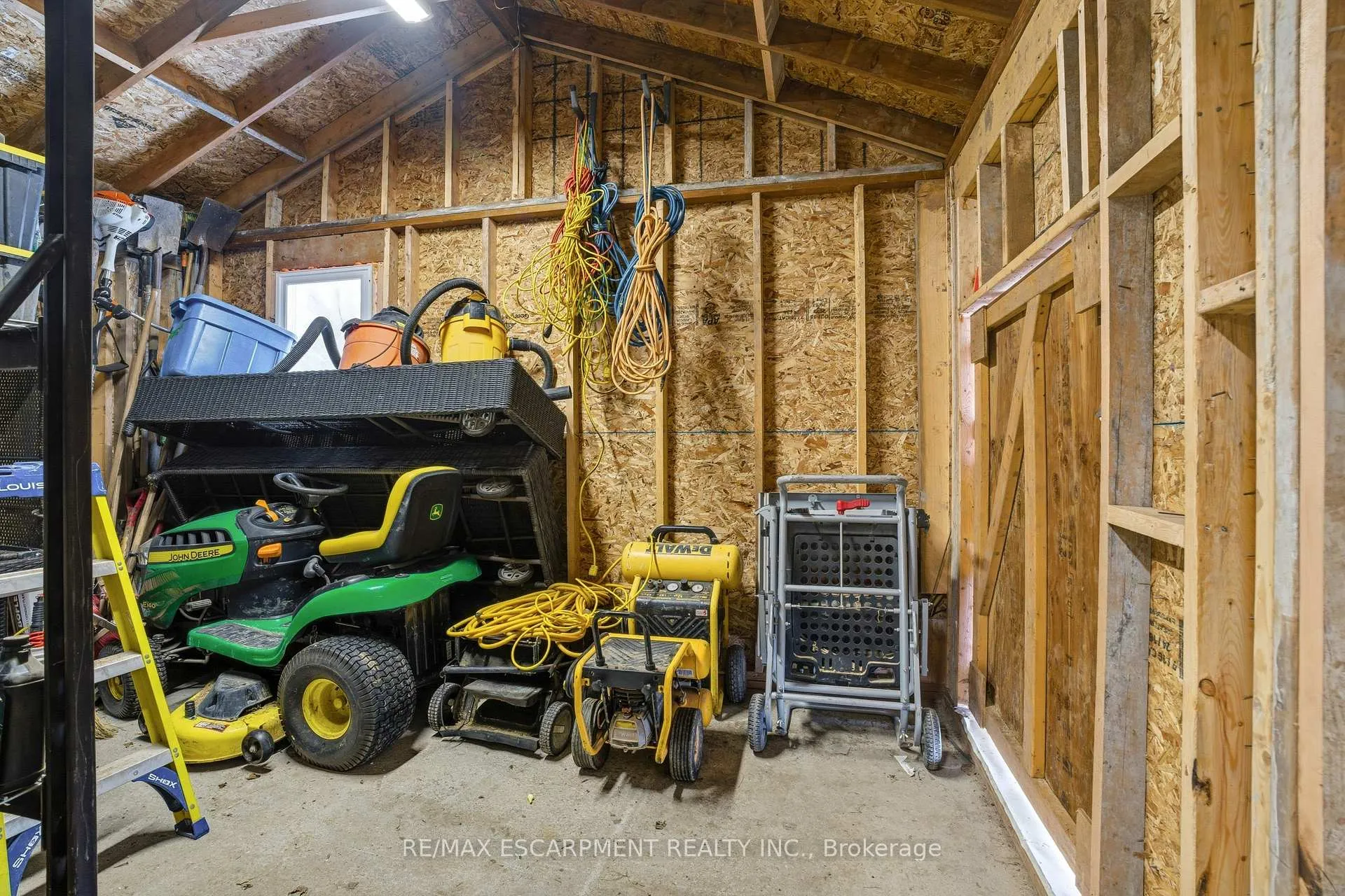 Photo 33 of 41 John Martin Crescent, Hamilton, Rural Flamborough — HOMEH