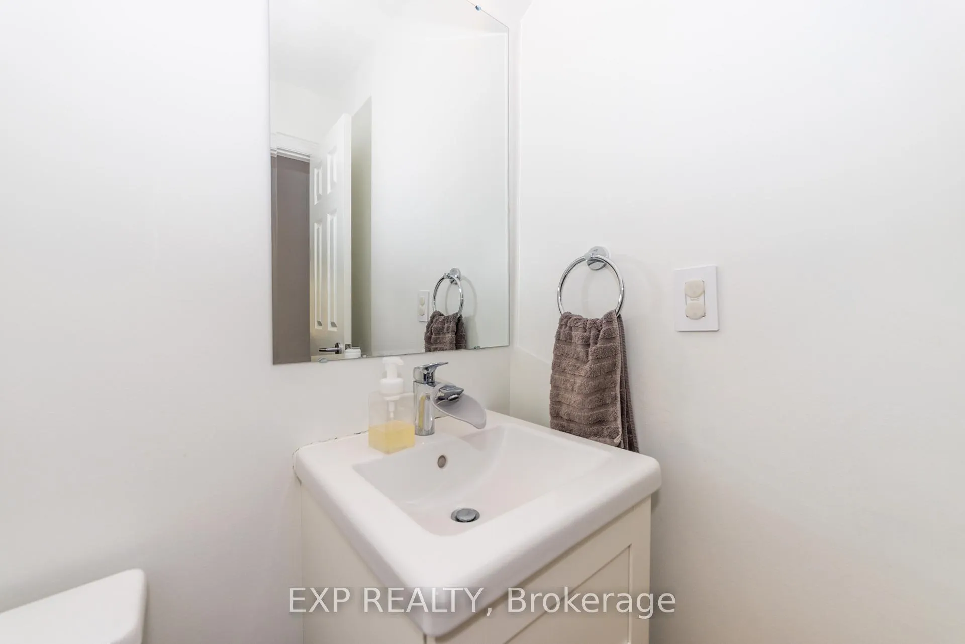 Photo 12 of 23 Raj Terrace, Ottawa, Hunt Club Park — HOMEH